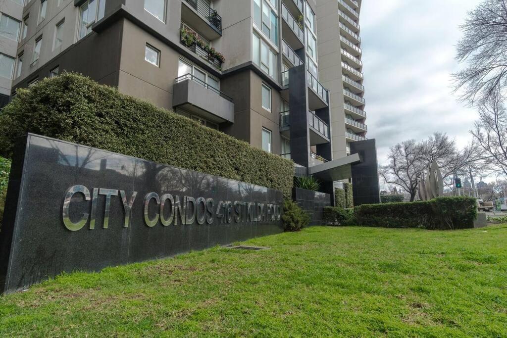 1br Eco With Tennis Court And Carpark