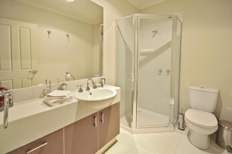 4c- Executive In Premium Shared *
