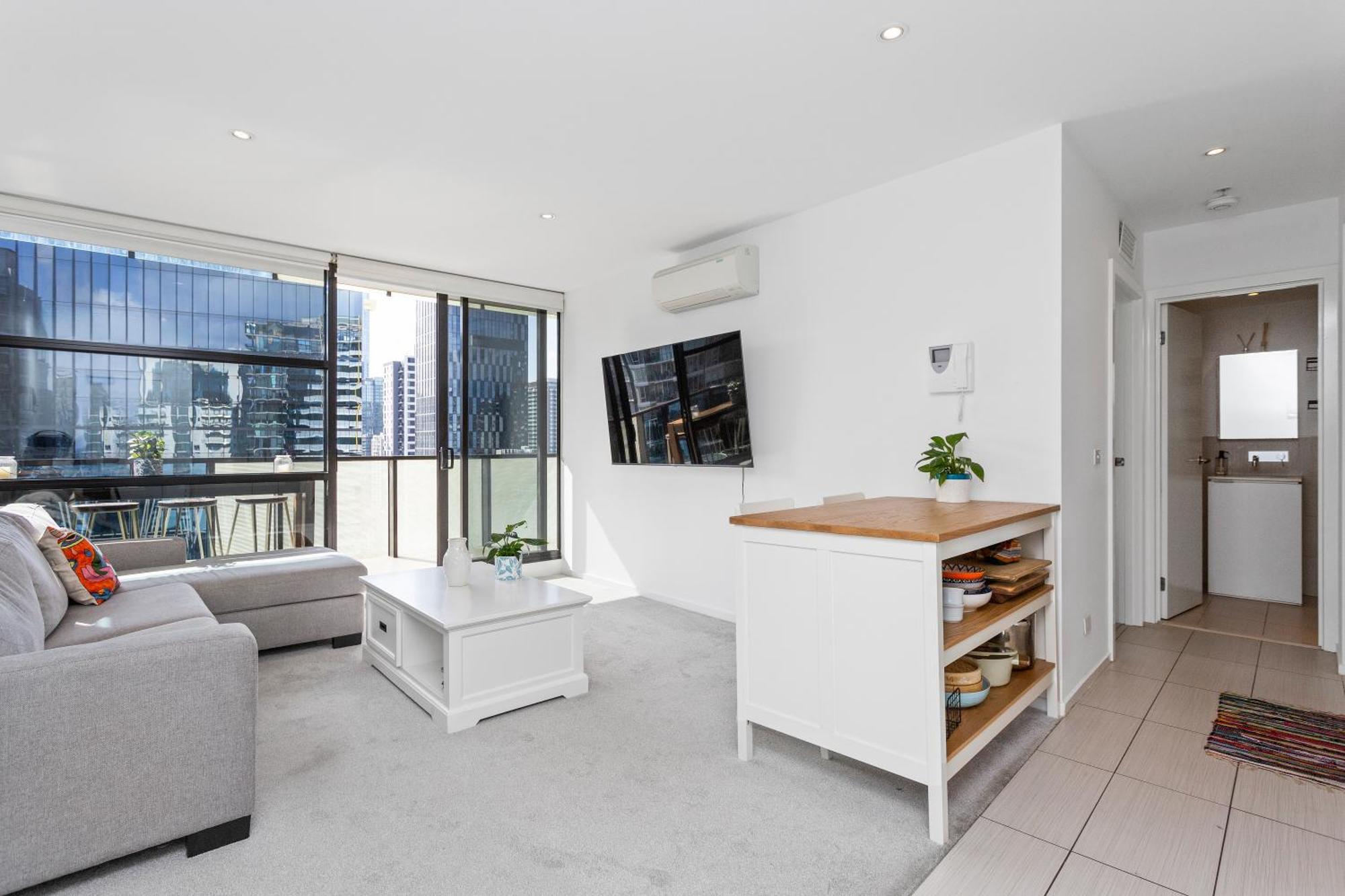 Breathtaking Southbank Apartment