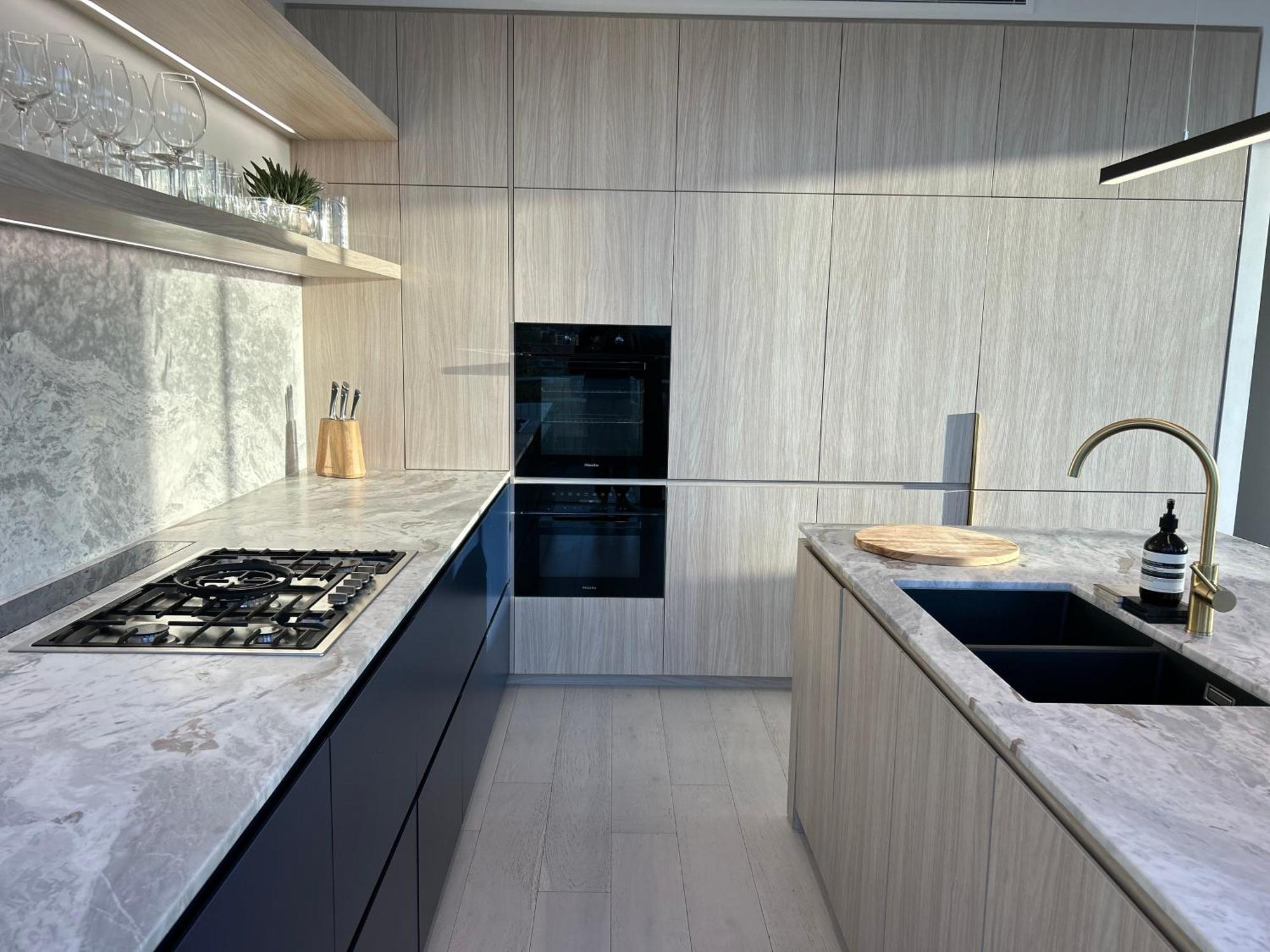 Soho Penthouse - City View With Outdoor Bath Melbourne