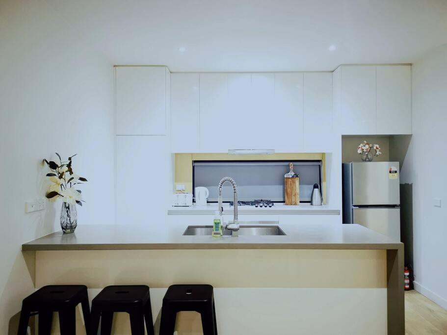Airport Area 3bedroom House Strathmore Heights * Melbourne