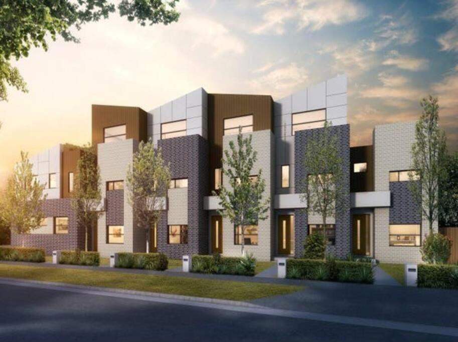 Airport Area 3bedroom House Strathmore Heights *