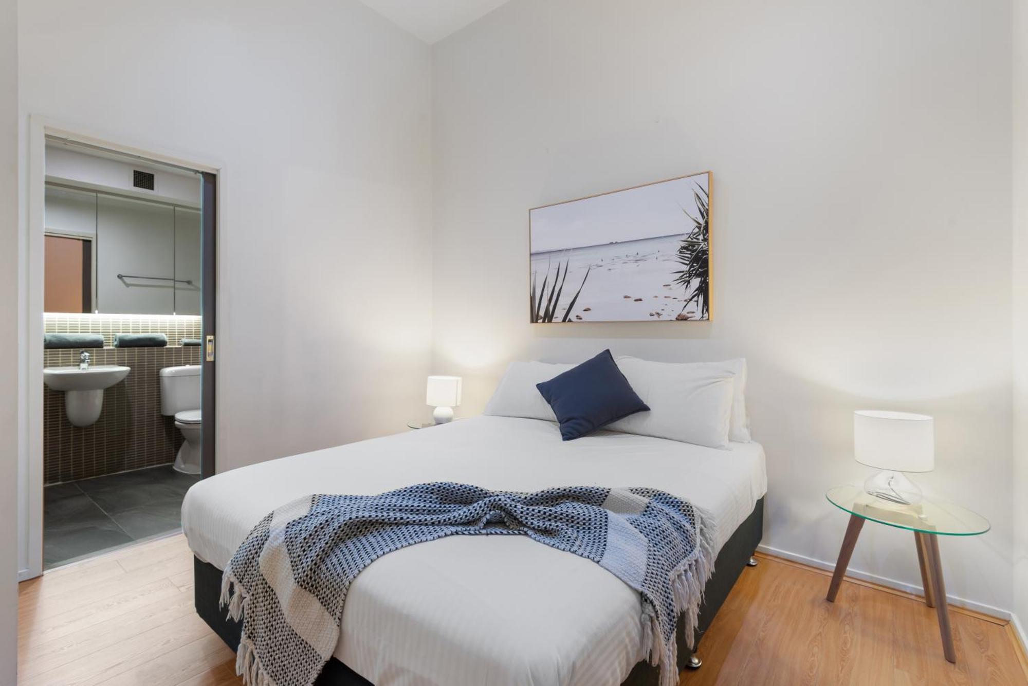 Apartment Complete Host Degraves St Melbourne