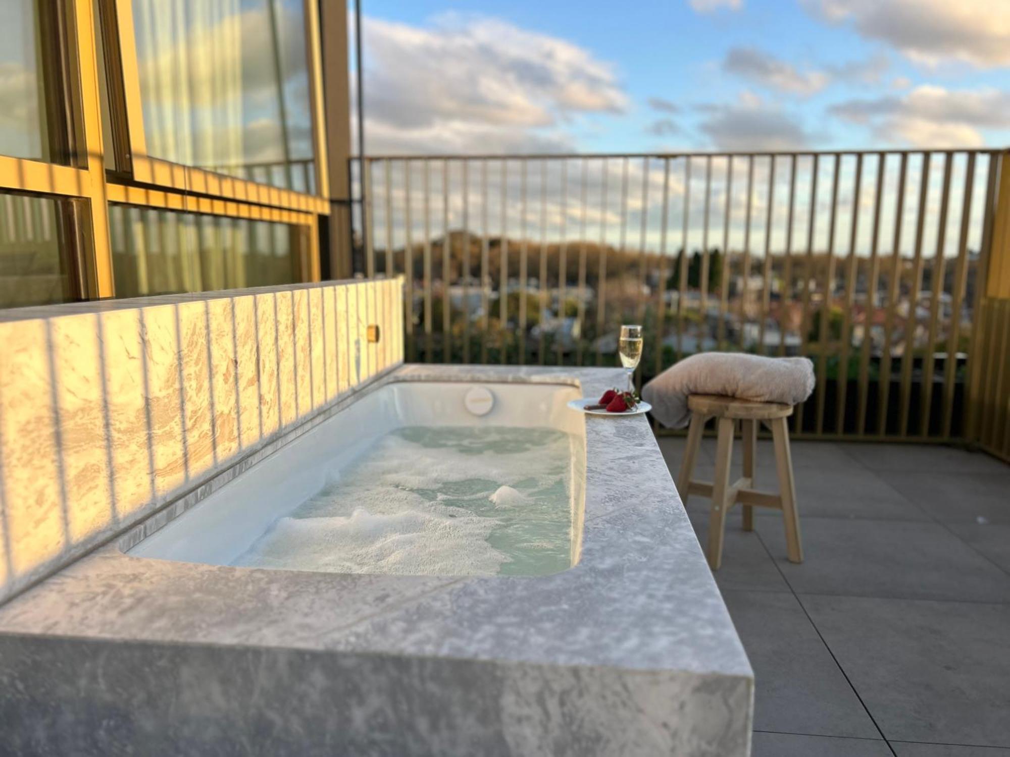 Soho Penthouse - City View With Outdoor Bath * Melbourne
