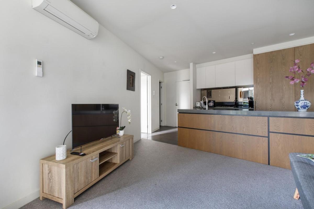 Apartment Modern Living In Perfect South Yarra Location *