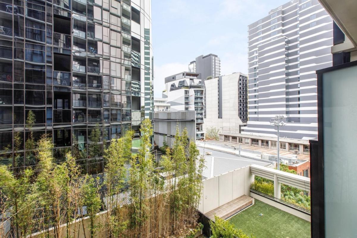 Modern Living In Perfect South Yarra Location * Melbourne