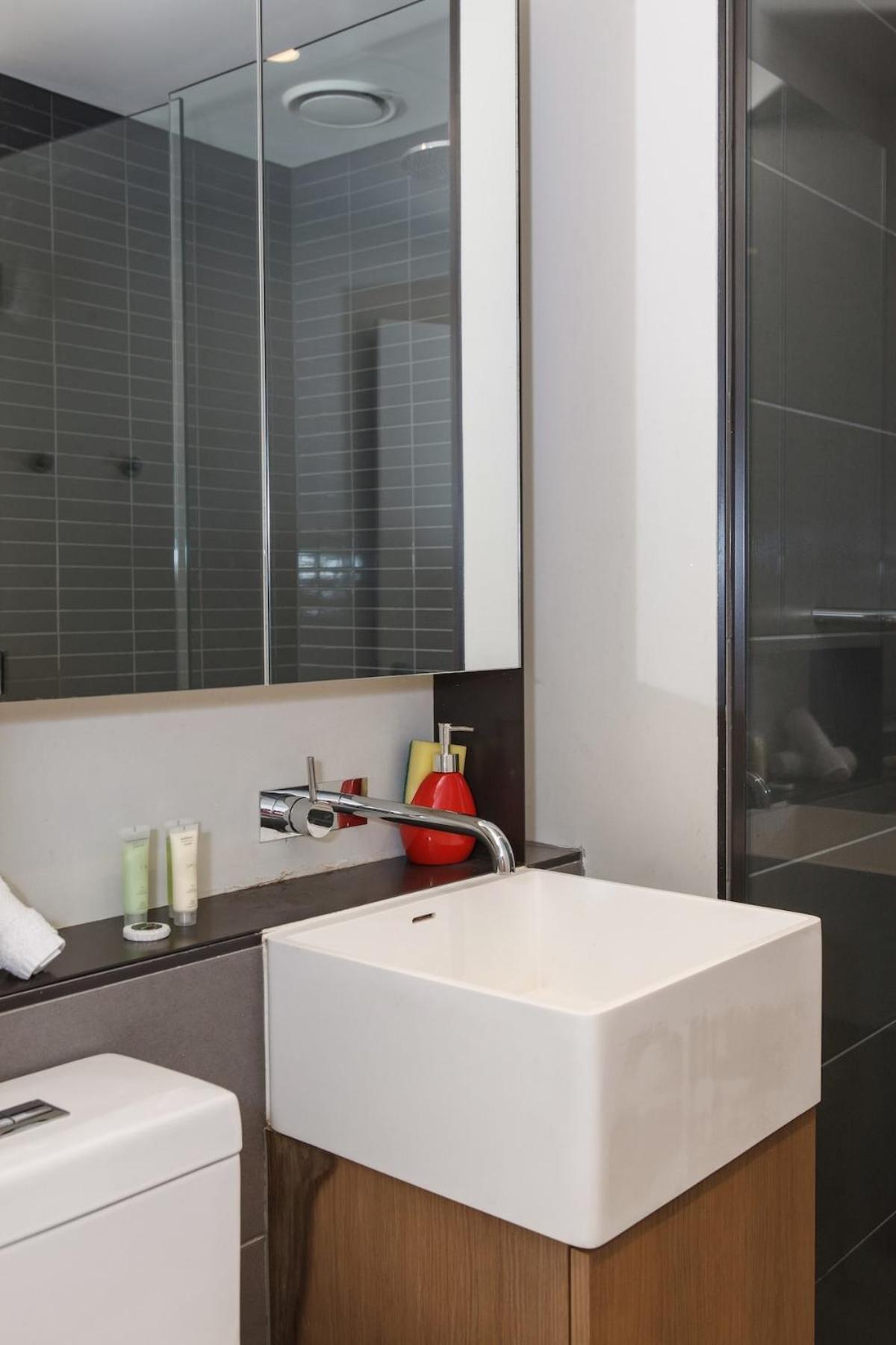 Modern Living In Perfect South Yarra Location Melbourne