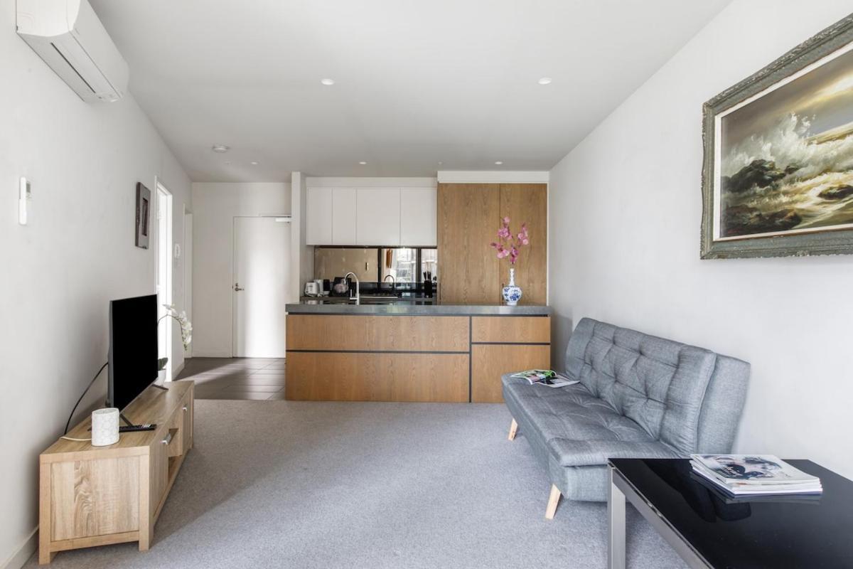 Modern Living In Perfect South Yarra Location