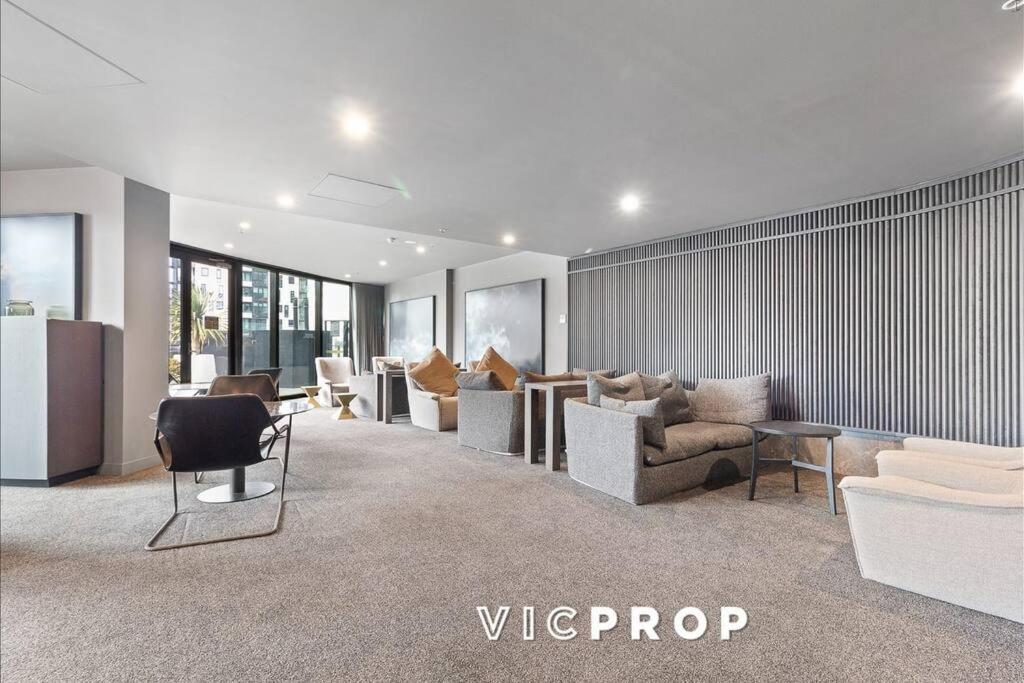 Superb City View 2b1b Next To Crown Apartment *