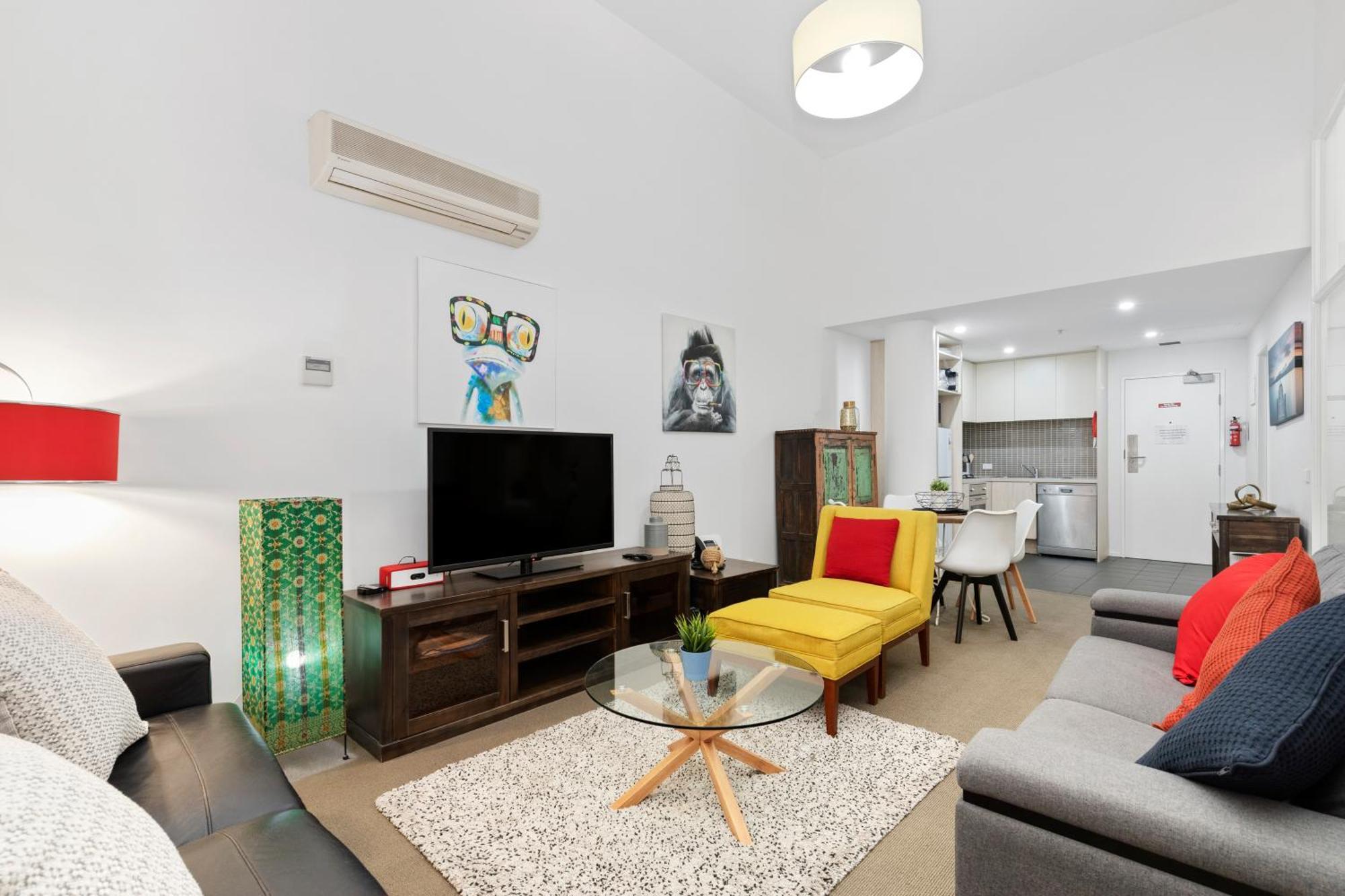 Complete Host Degraves St Apartment *