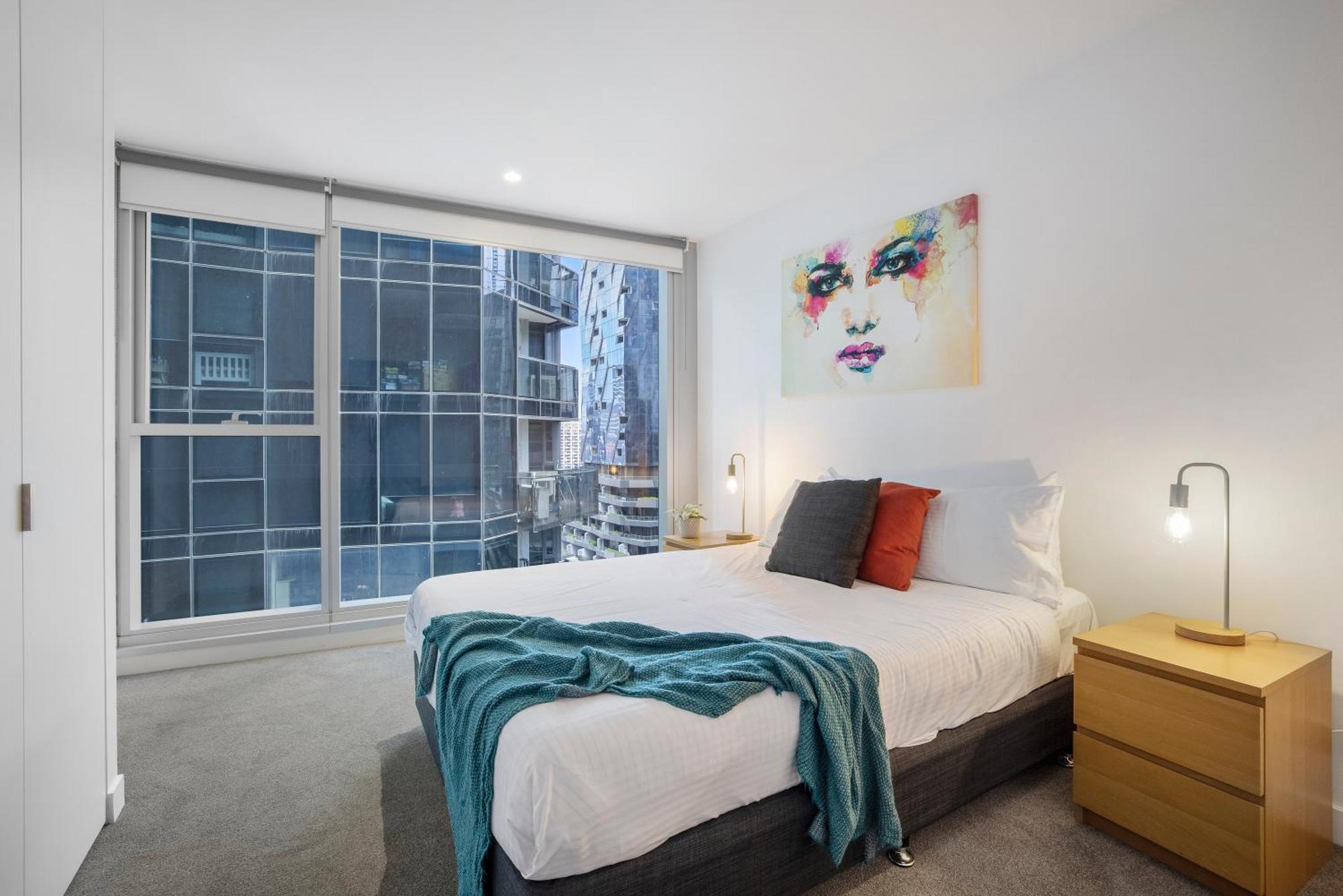 Complete Host The Fifth Melbourne
