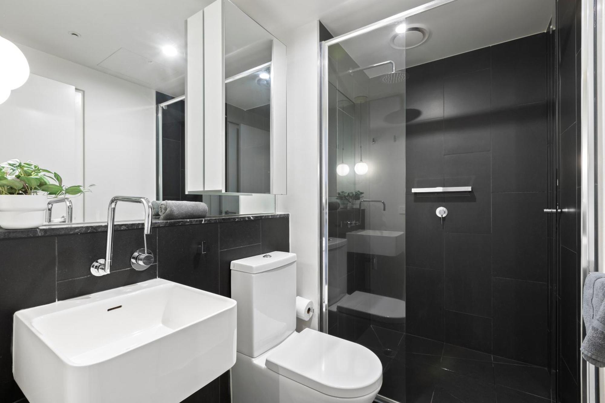 Apartment Complete Host Essence