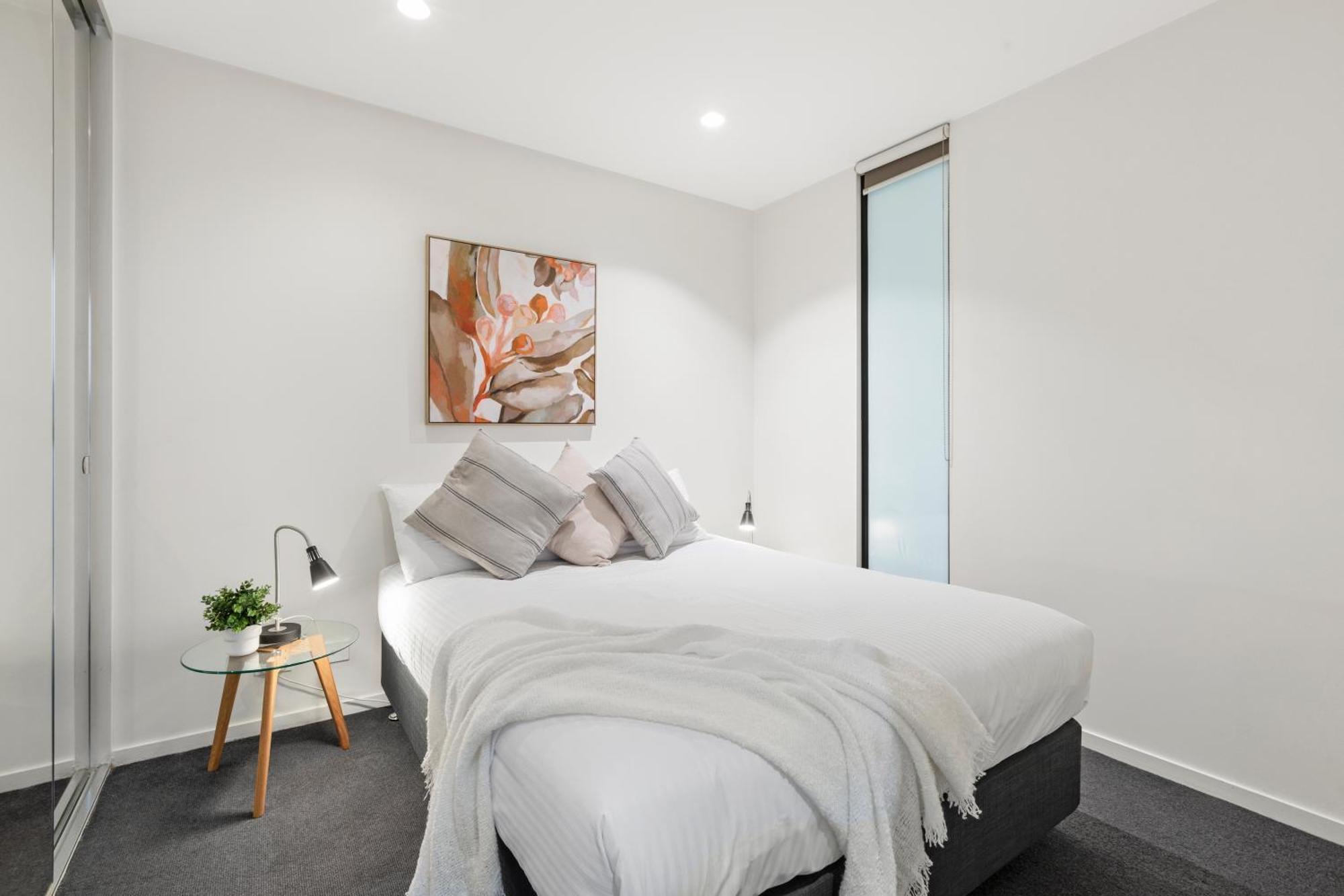 Complete Host Essence Apartment *