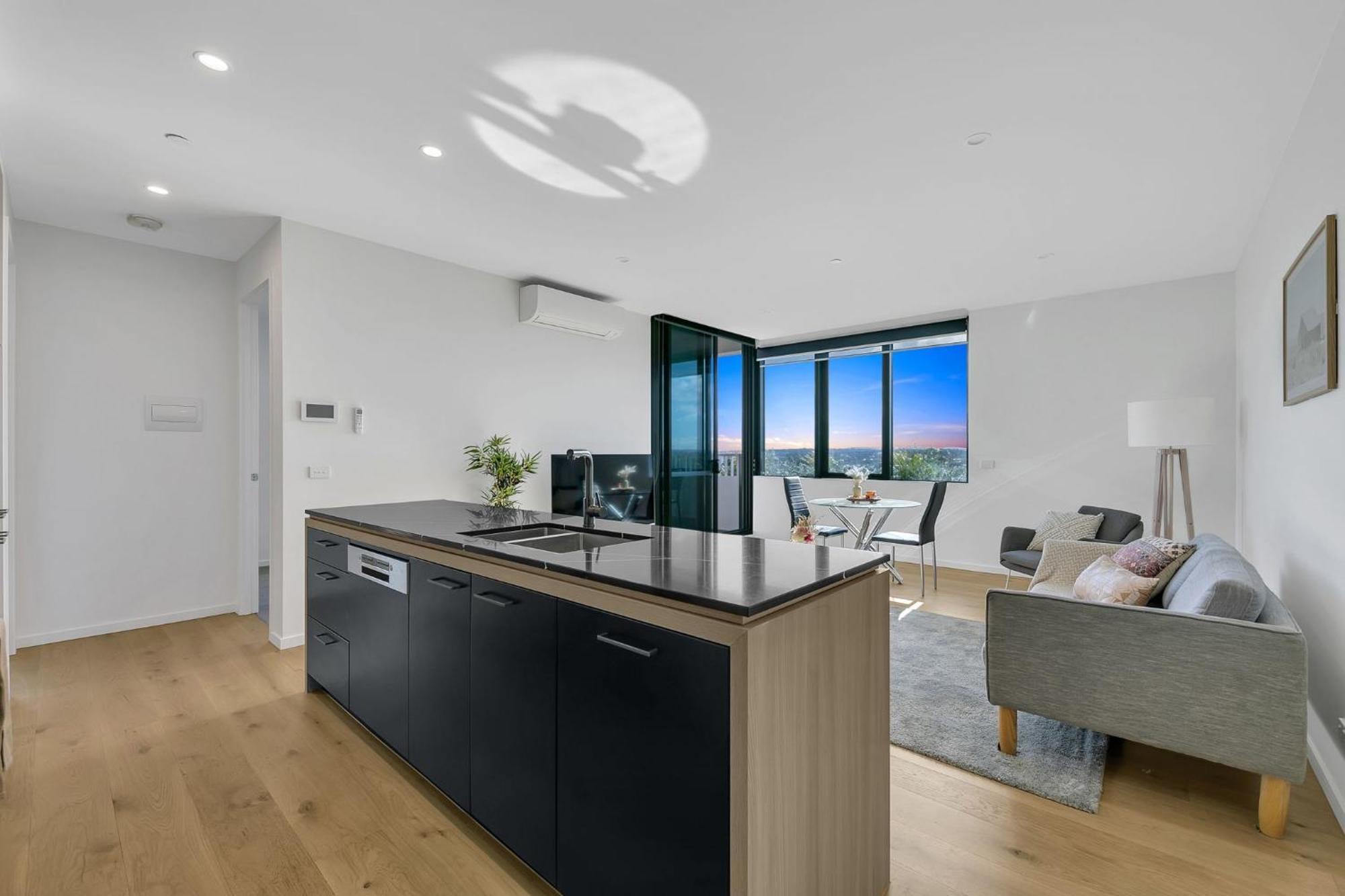 Ivanhoe 2bed 2bath With Balcony View