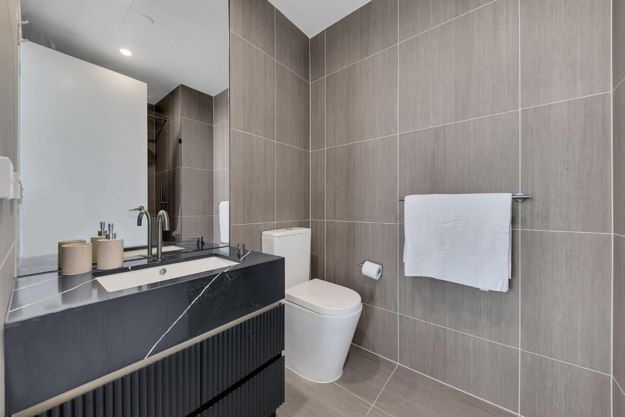 Ivanhoe 2bed 2bath With Balcony View Apartment