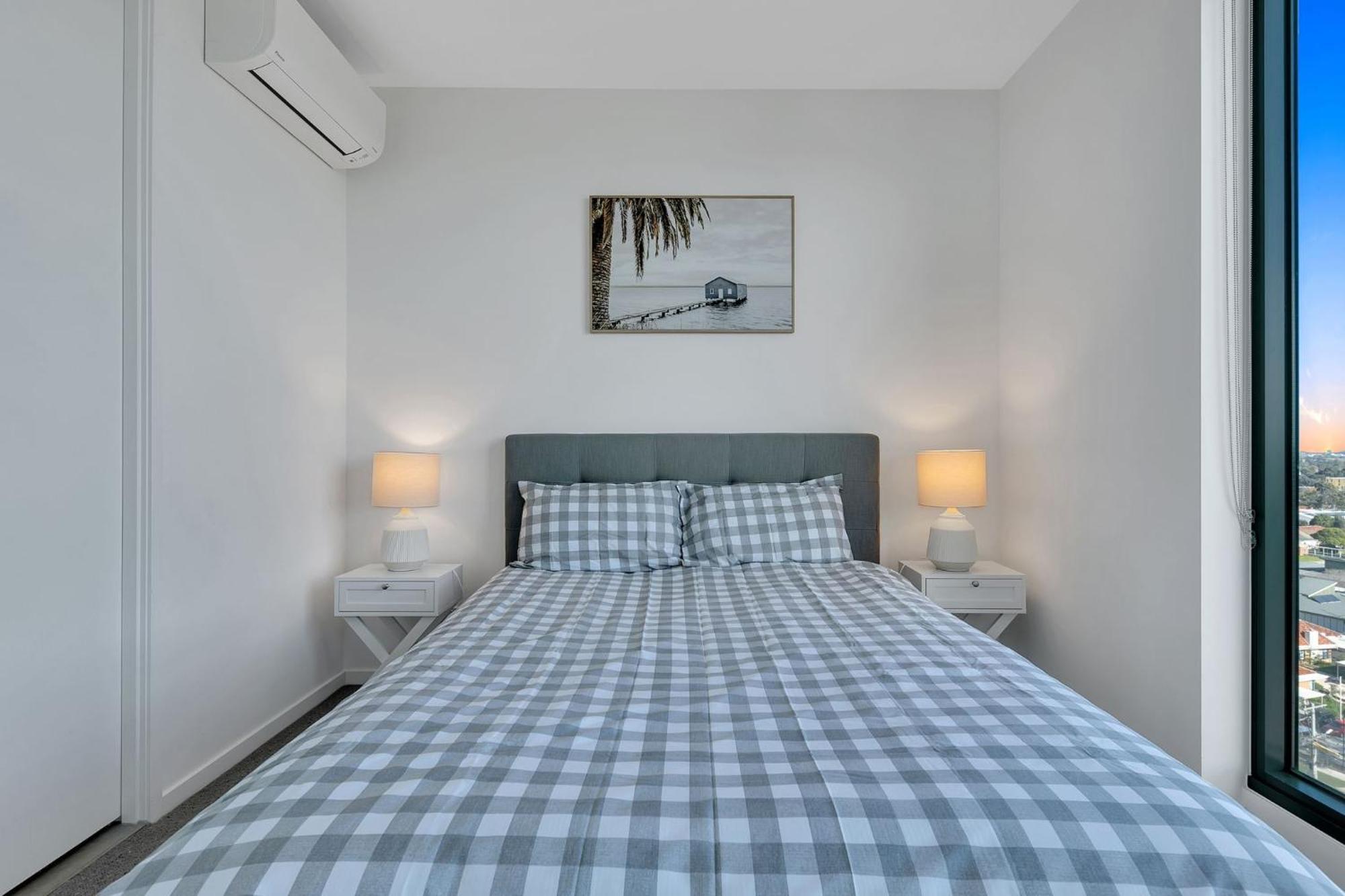 Apartment Ivanhoe 2bed 2bath With Balcony View *