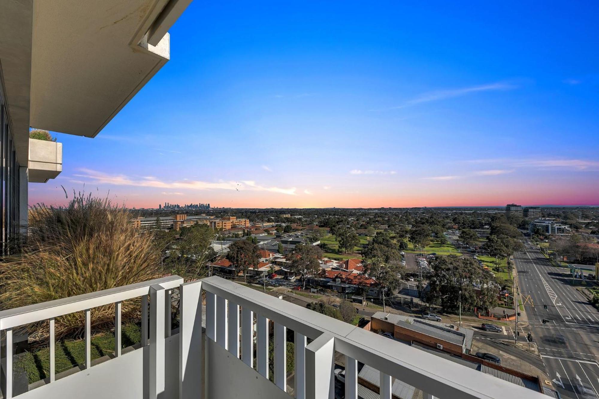 Ivanhoe 2bed 2bath With Balcony View