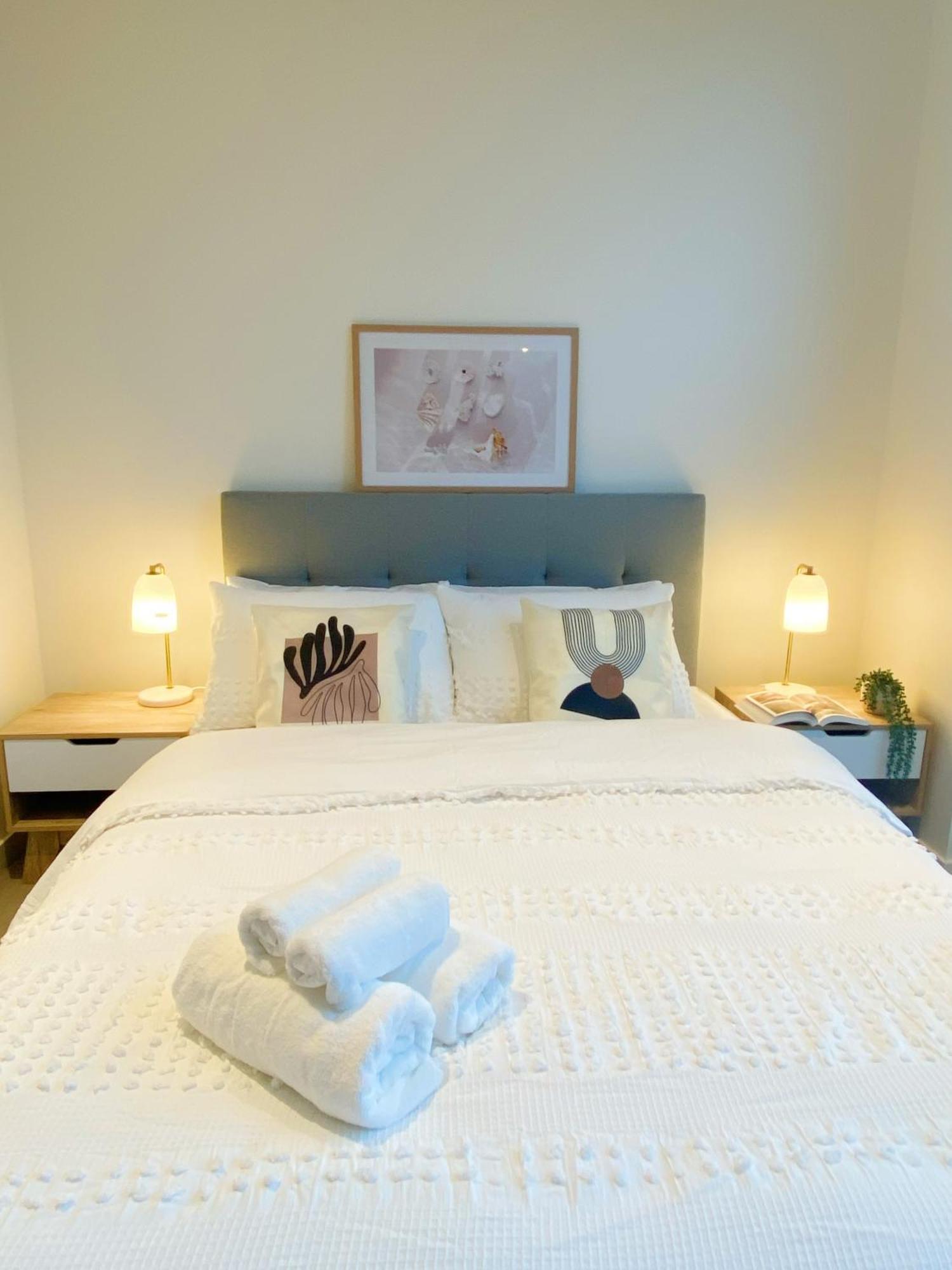 Homelike 2b Next To Grand Prix With Free Parking Apartment *
