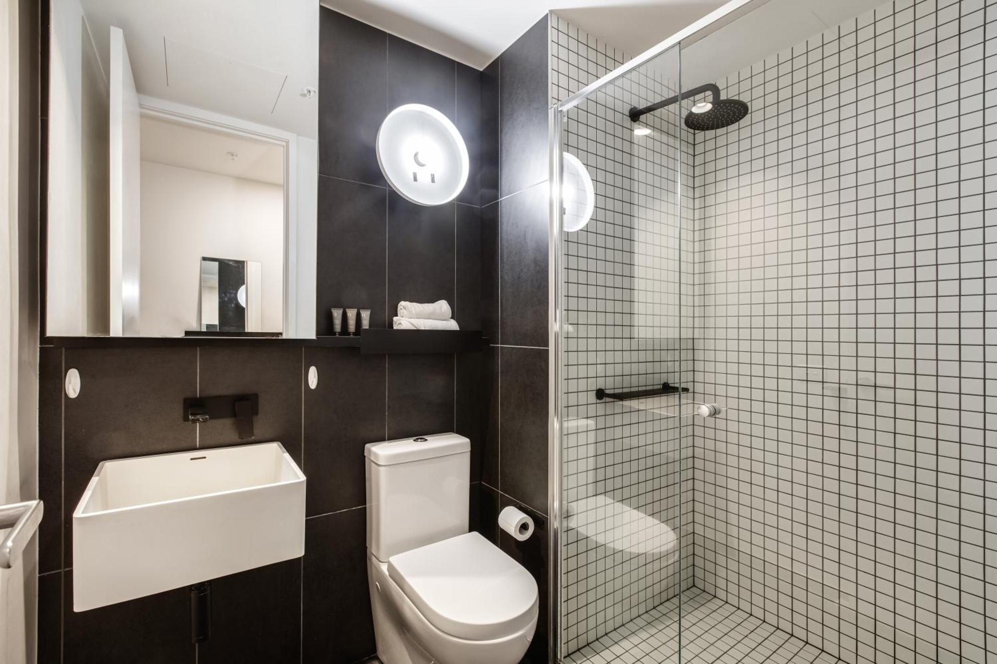 Modern Nomads Urban Gem On Empire 2br Walk To With Parking * Melbourne