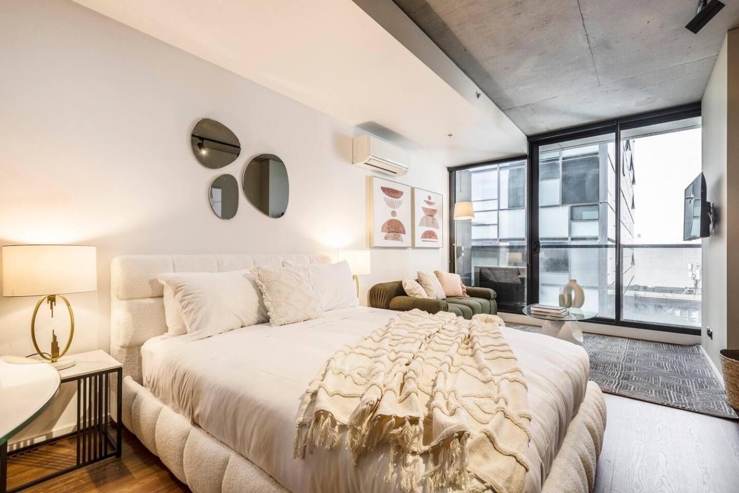 Charm Small Retreat In Apartment