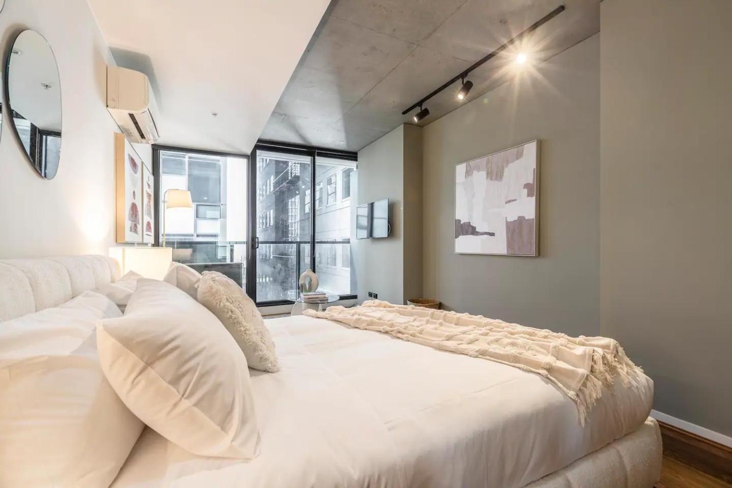 Apartment Charm Small Retreat In