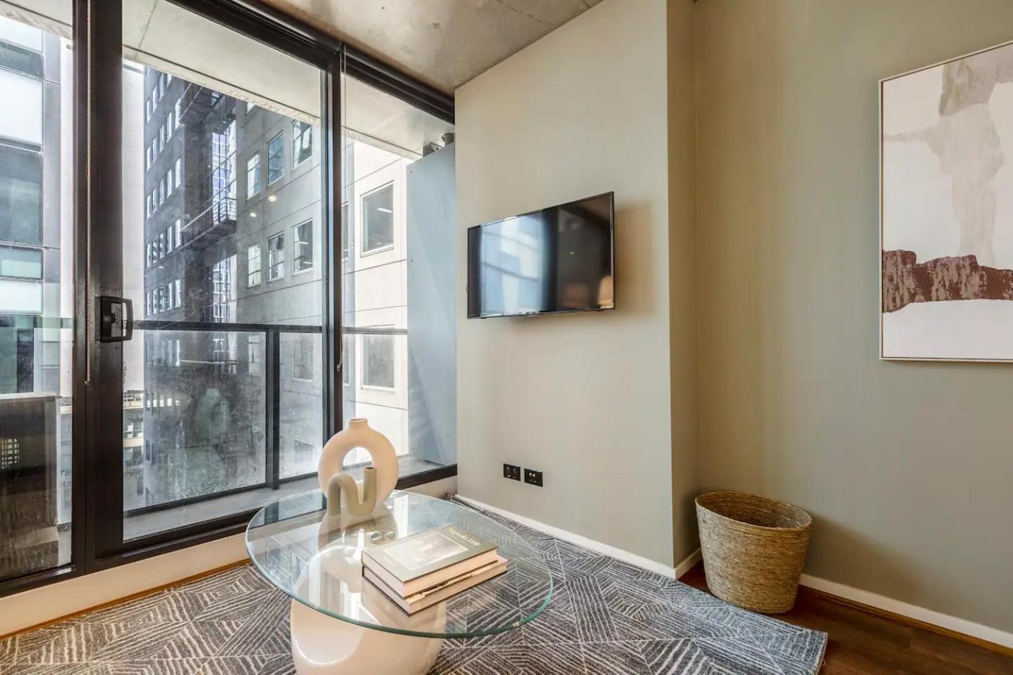 Charm Small Retreat In Apartment *