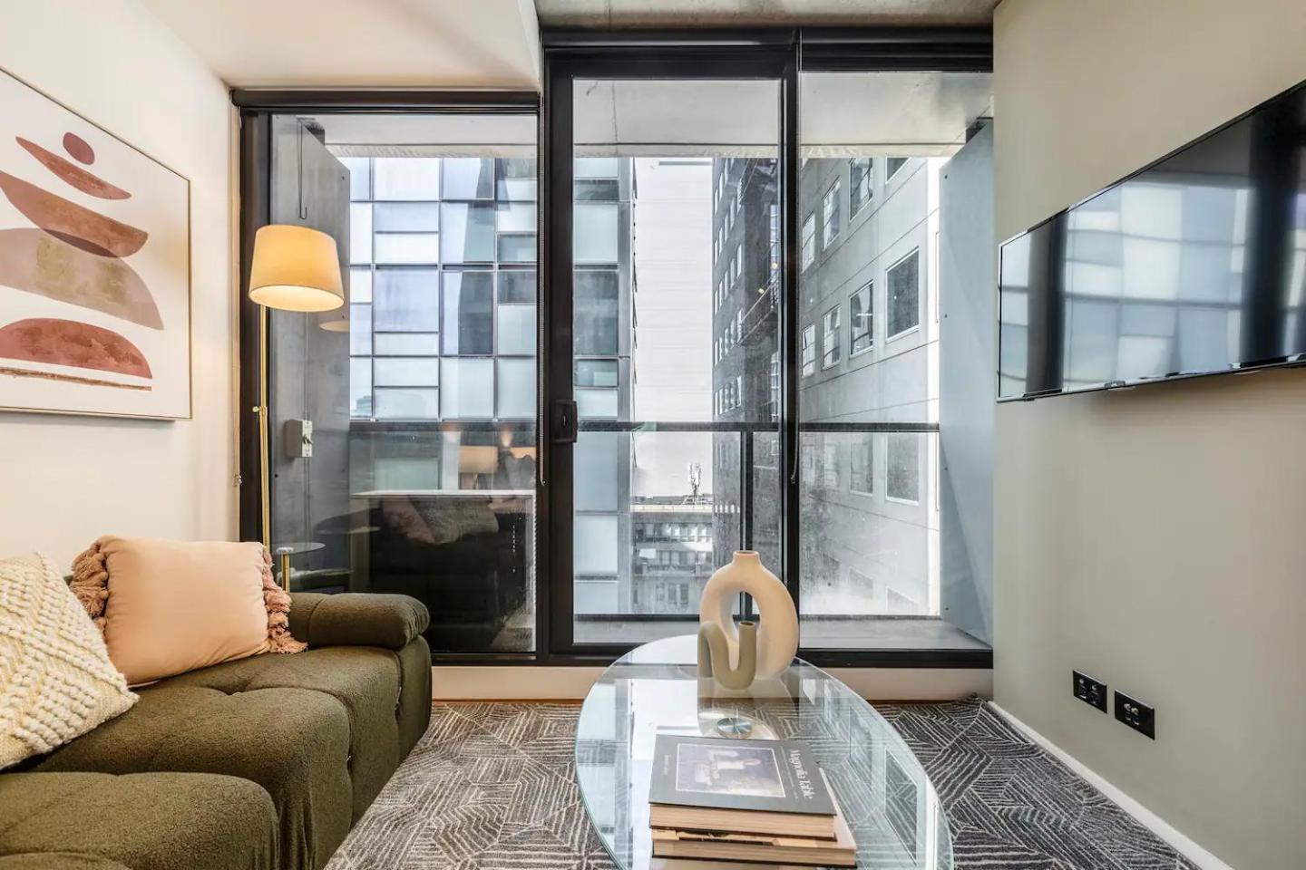 Charm Small Retreat In Apartment