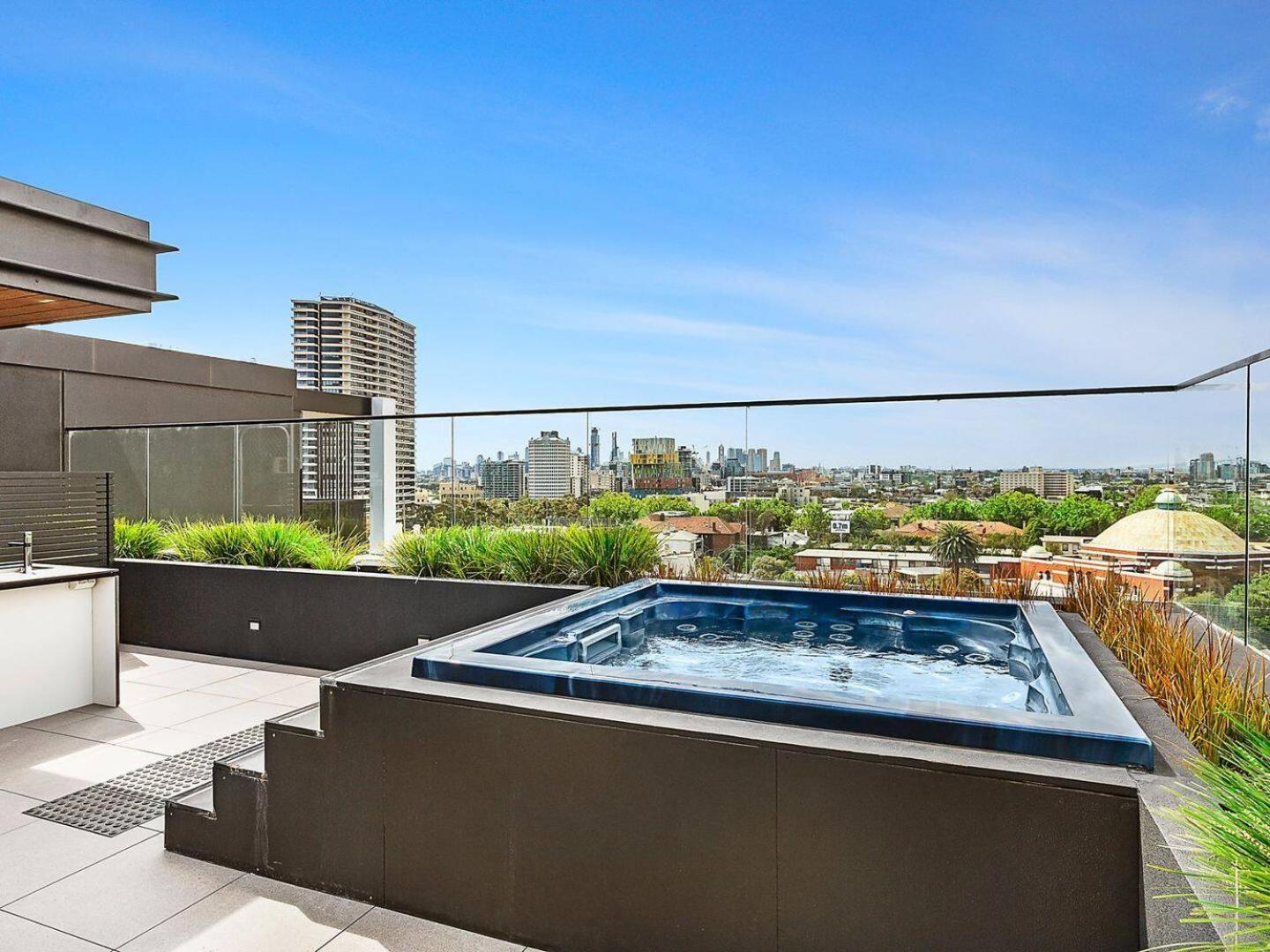 Charming Escape In St Kilda Cosy Apartment *