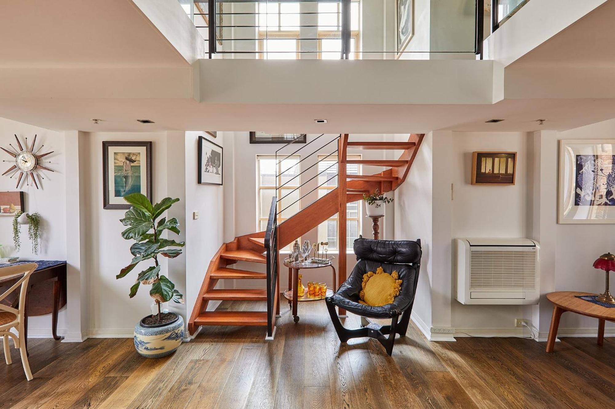 Deco Loft On Russell Street Apartment