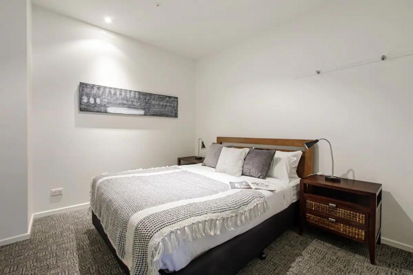 Apartment Charming 2-bedroom, In Inner