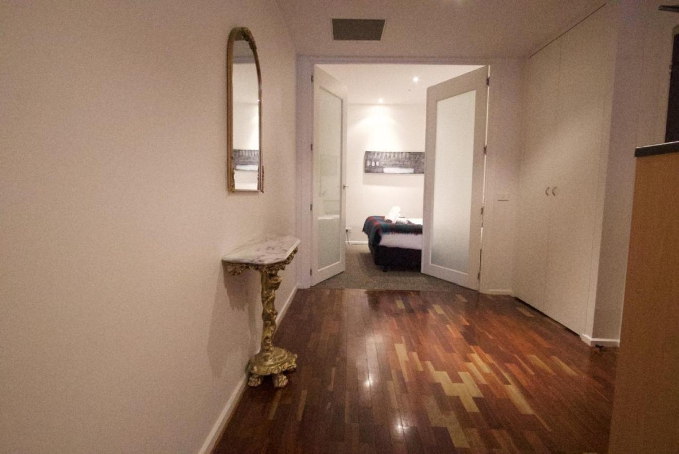 Charming 2-bedroom, In Inner Apartment