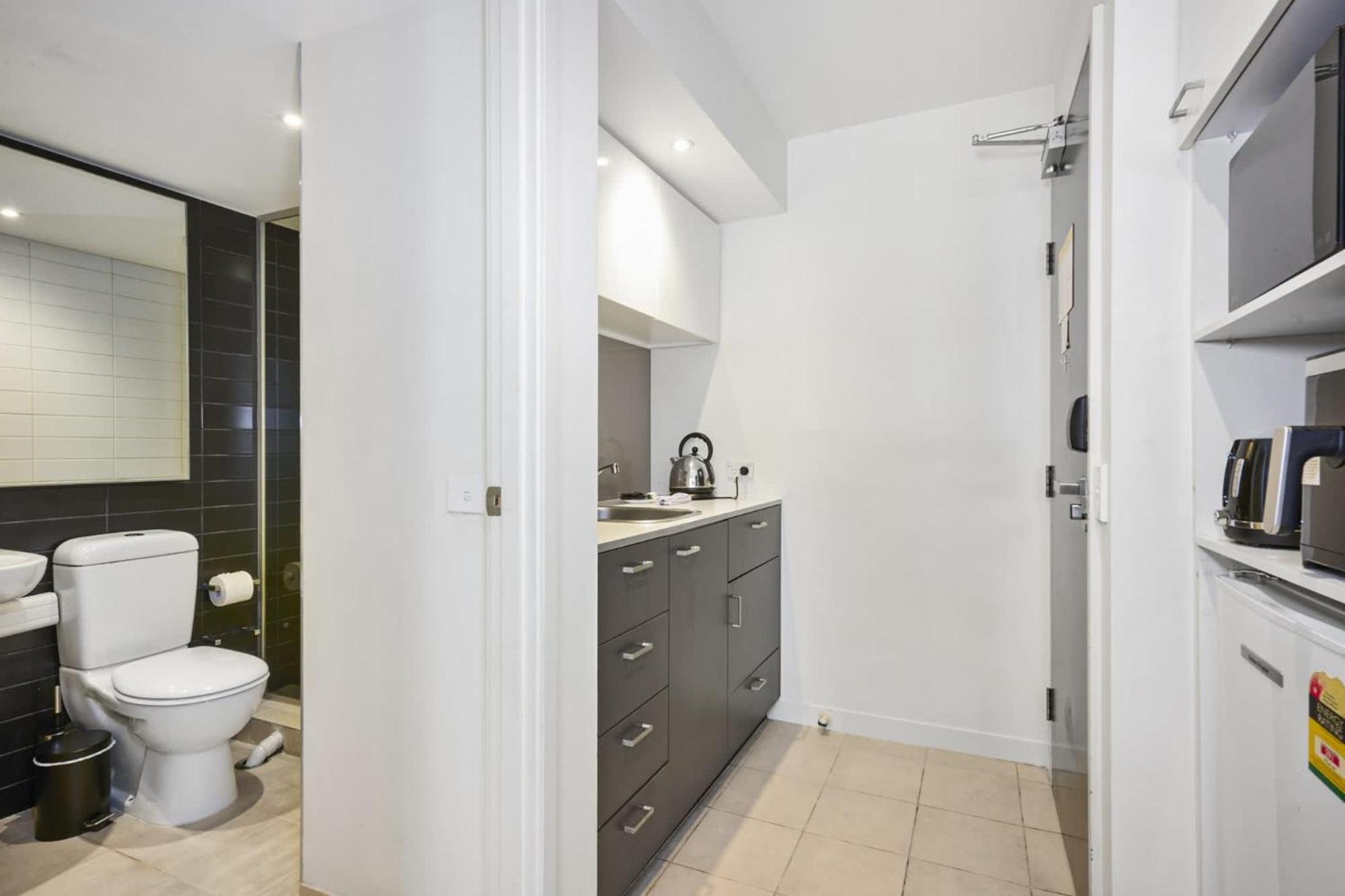 Apartment Cozy Retreat In The Heart Of The