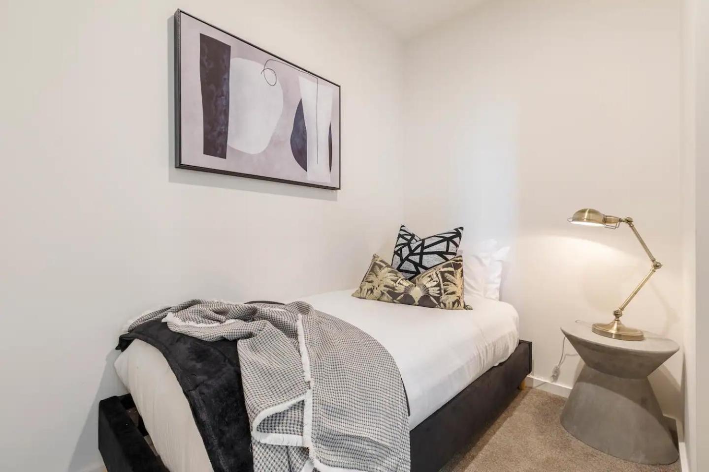Apartment Industrial Glam In Melbourne's Coolest Suburb *