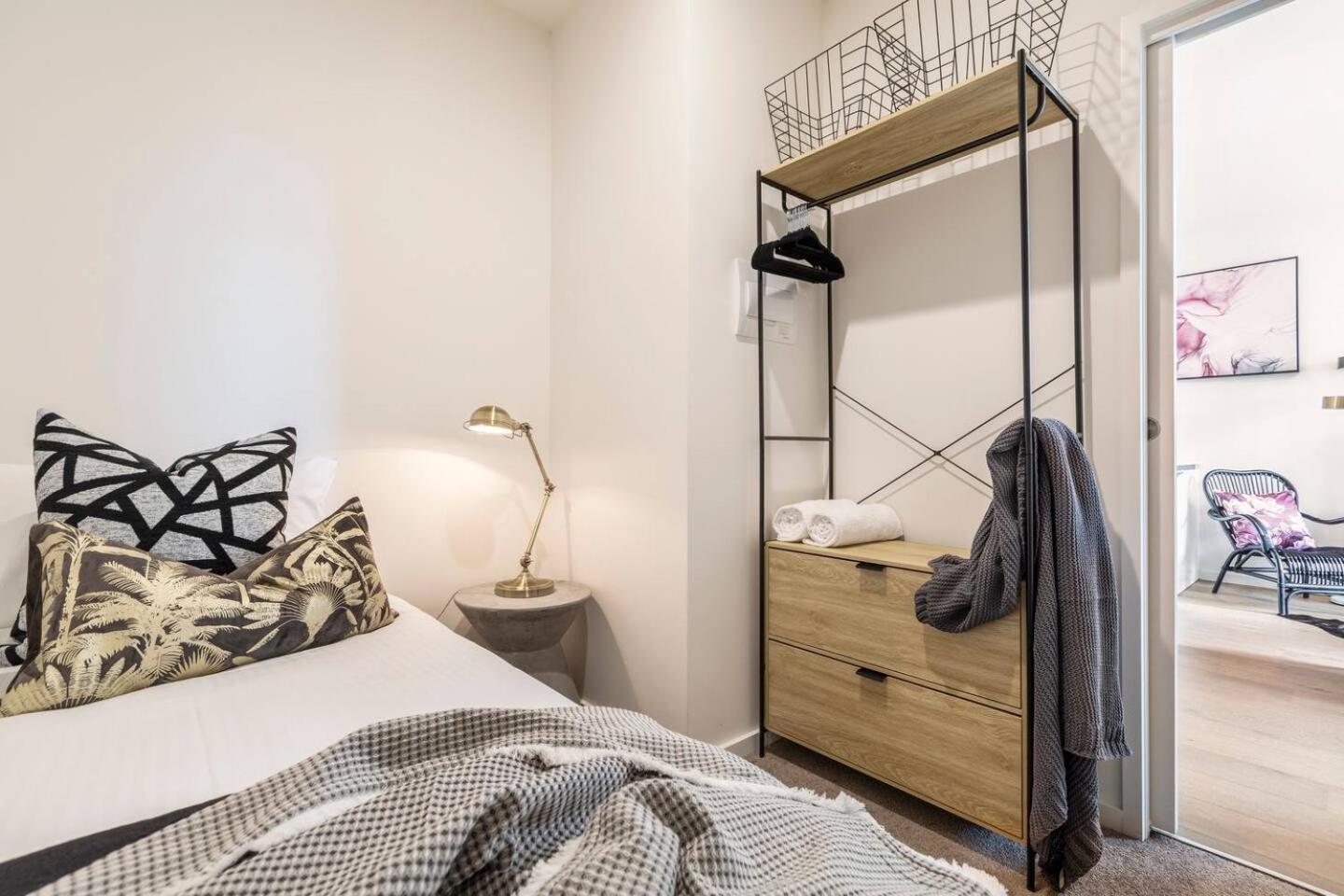 Apartment Industrial Glam In Melbourne's Coolest Suburb Melbourne