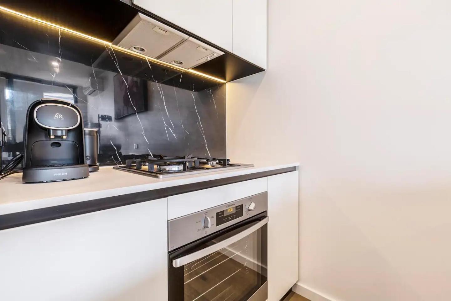 Industrial Glam In Melbourne's Coolest Suburb Apartment *