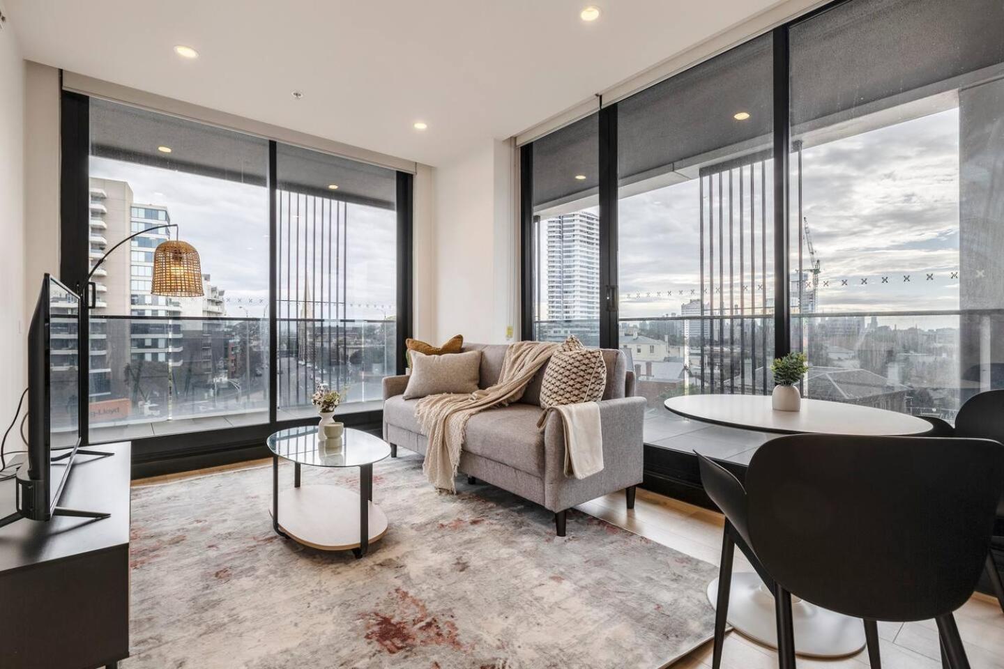 Sunlit & Sleek In Lively St Kilda Apartment Melbourne