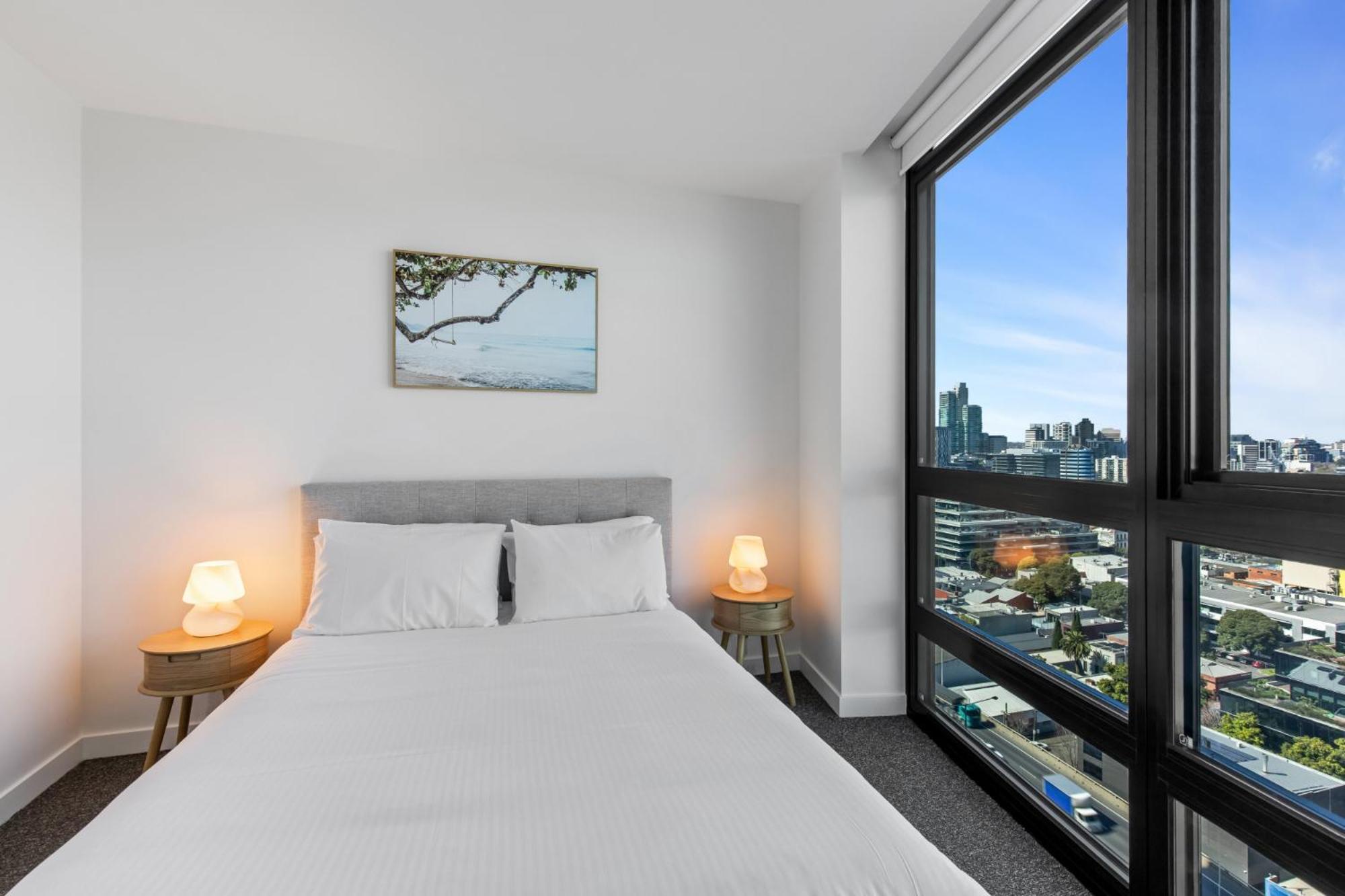 Apartment Stylish 1-bed With Pool Gym & Stunning Views