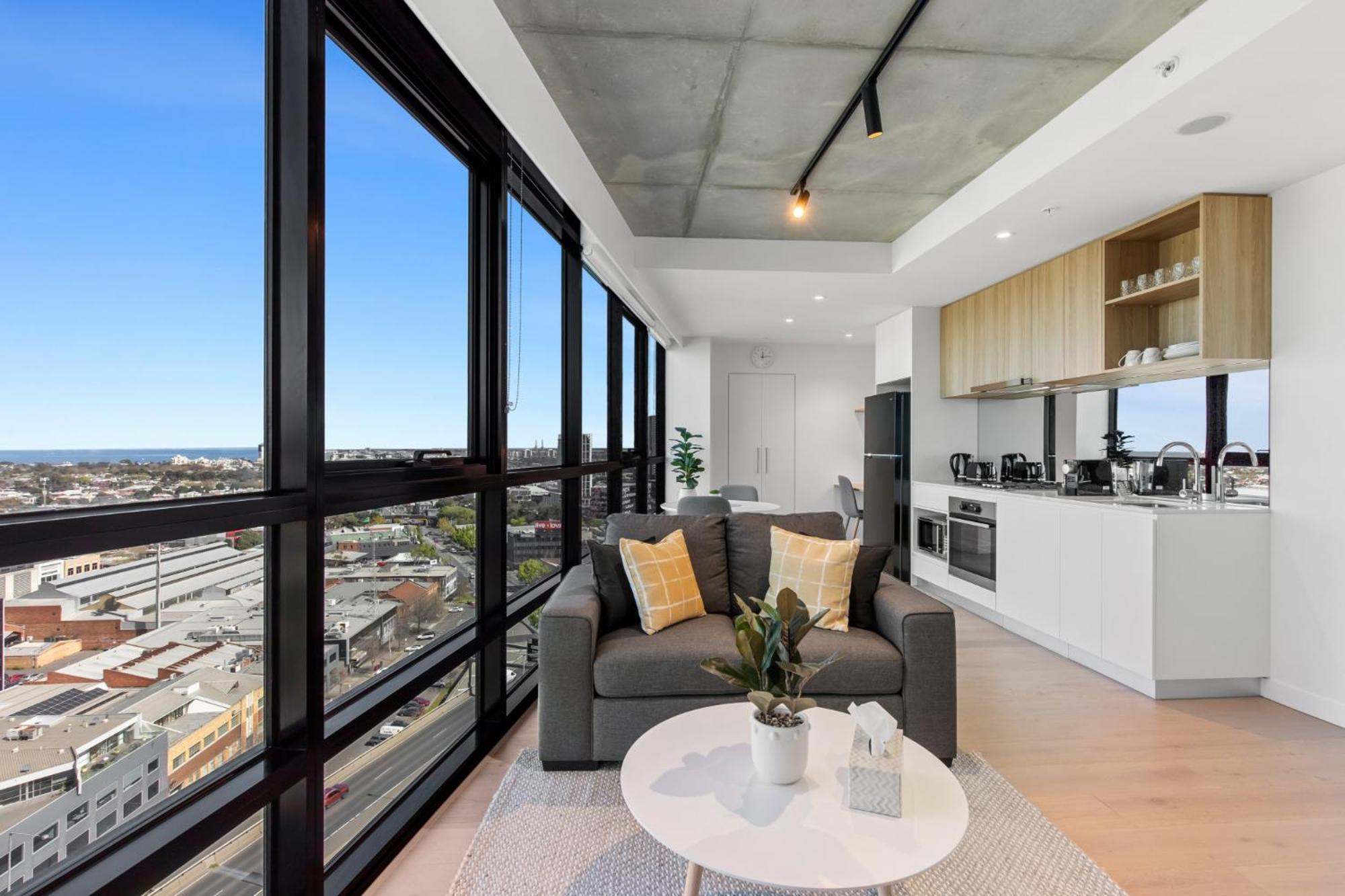 Stylish 1-bed With Pool Gym & Stunning Views Melbourne