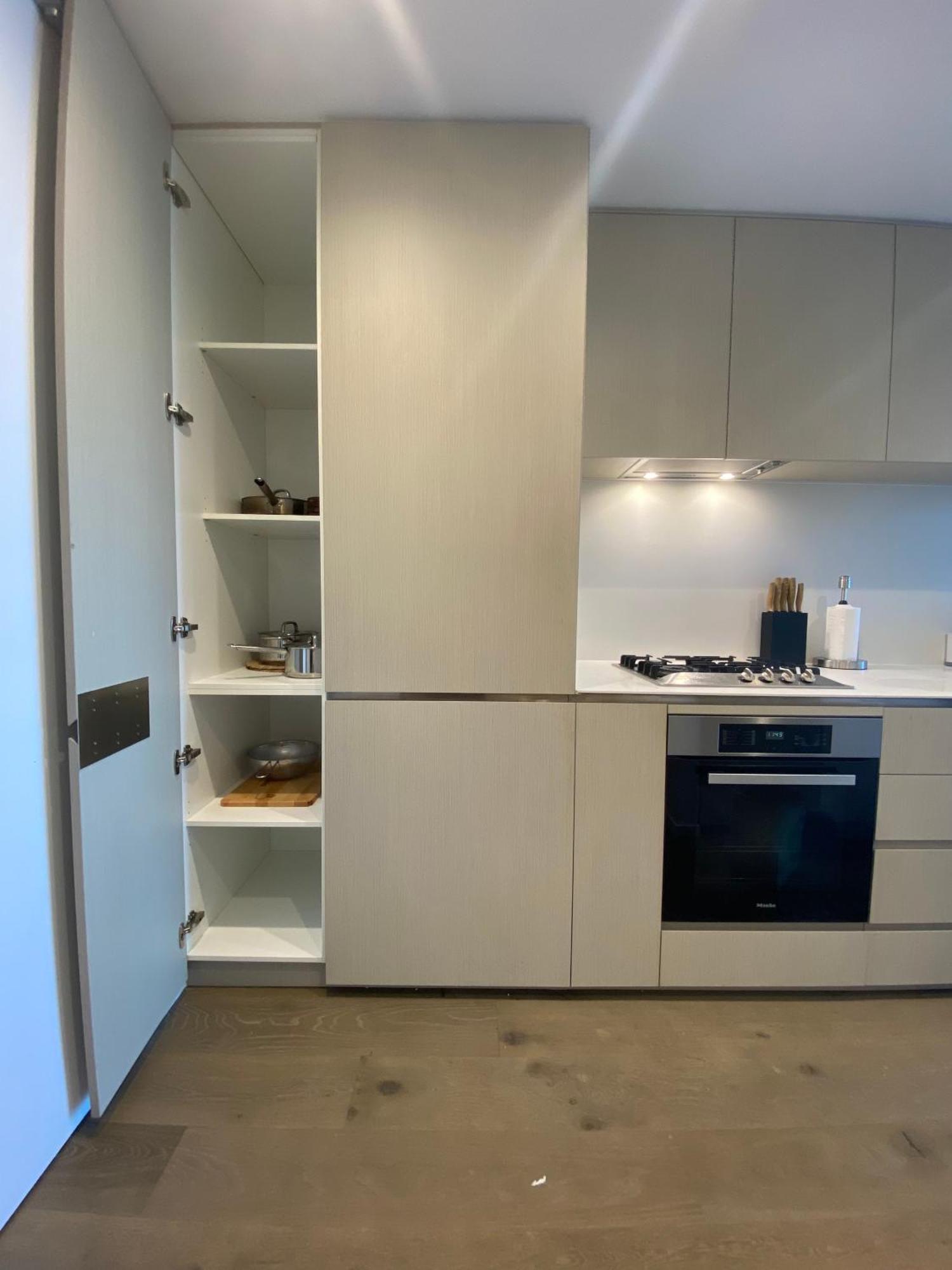 Aus108 - 1b1b With Breathtaking Views * Melbourne