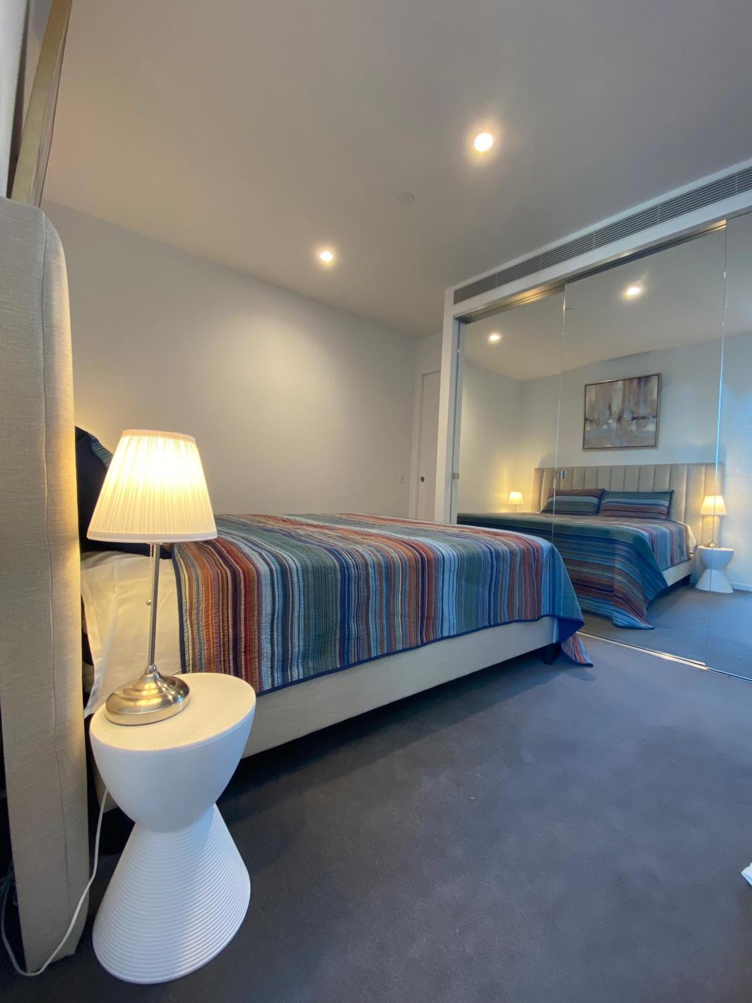 Aus108 - 1b1b With Breathtaking Views Apartment *