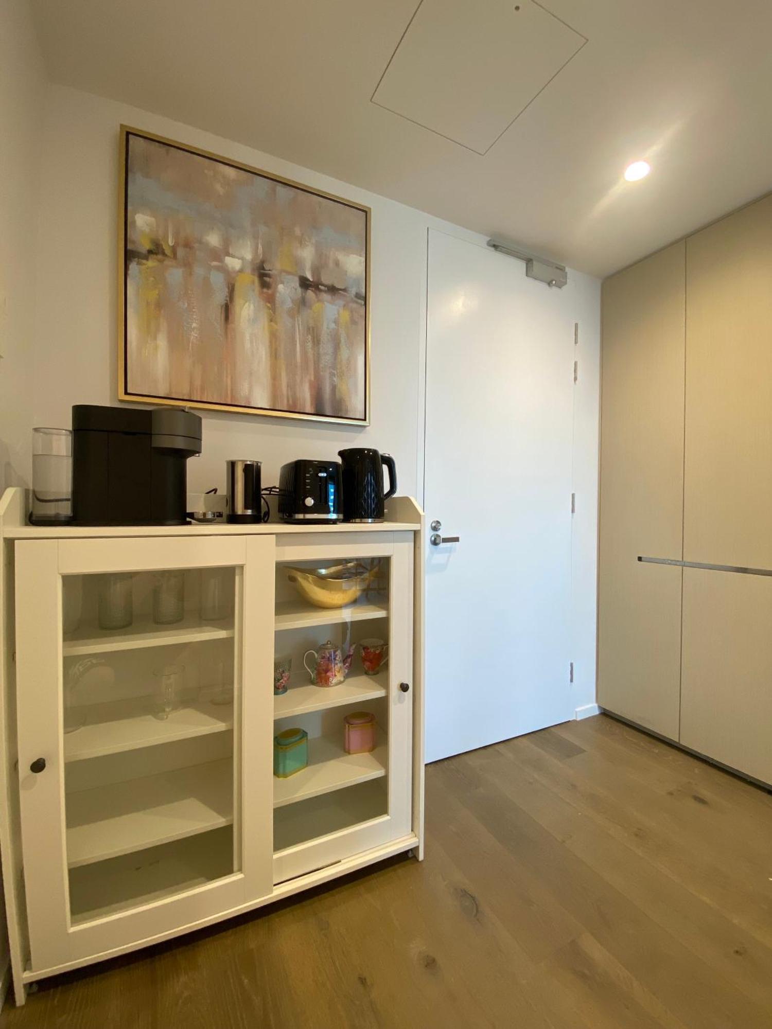 Aus108 - 1b1b With Breathtaking Views Apartment Melbourne