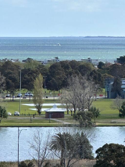 Royal Executive Living Grand Bayview Corporate Residency Apartment