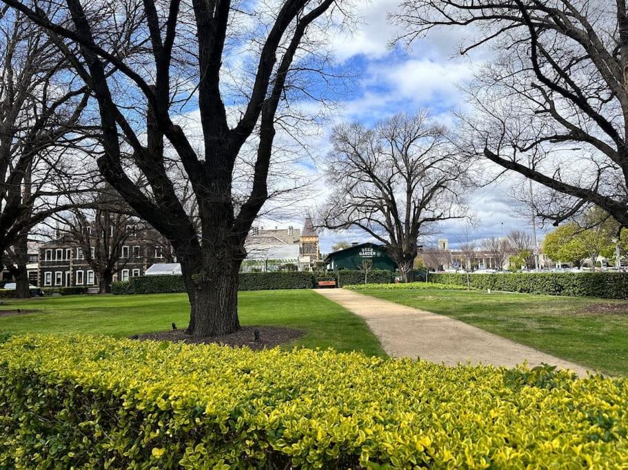 Royal Executive Living Grand Bayview Corporate Residency Apartment Melbourne