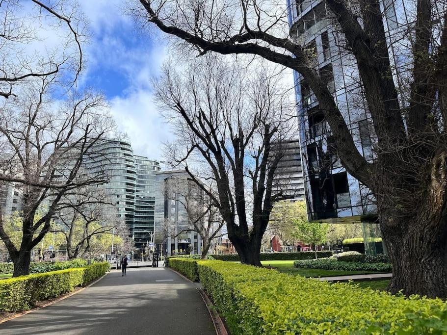 Royal Executive Living Grand Bayview Corporate Residency * Melbourne