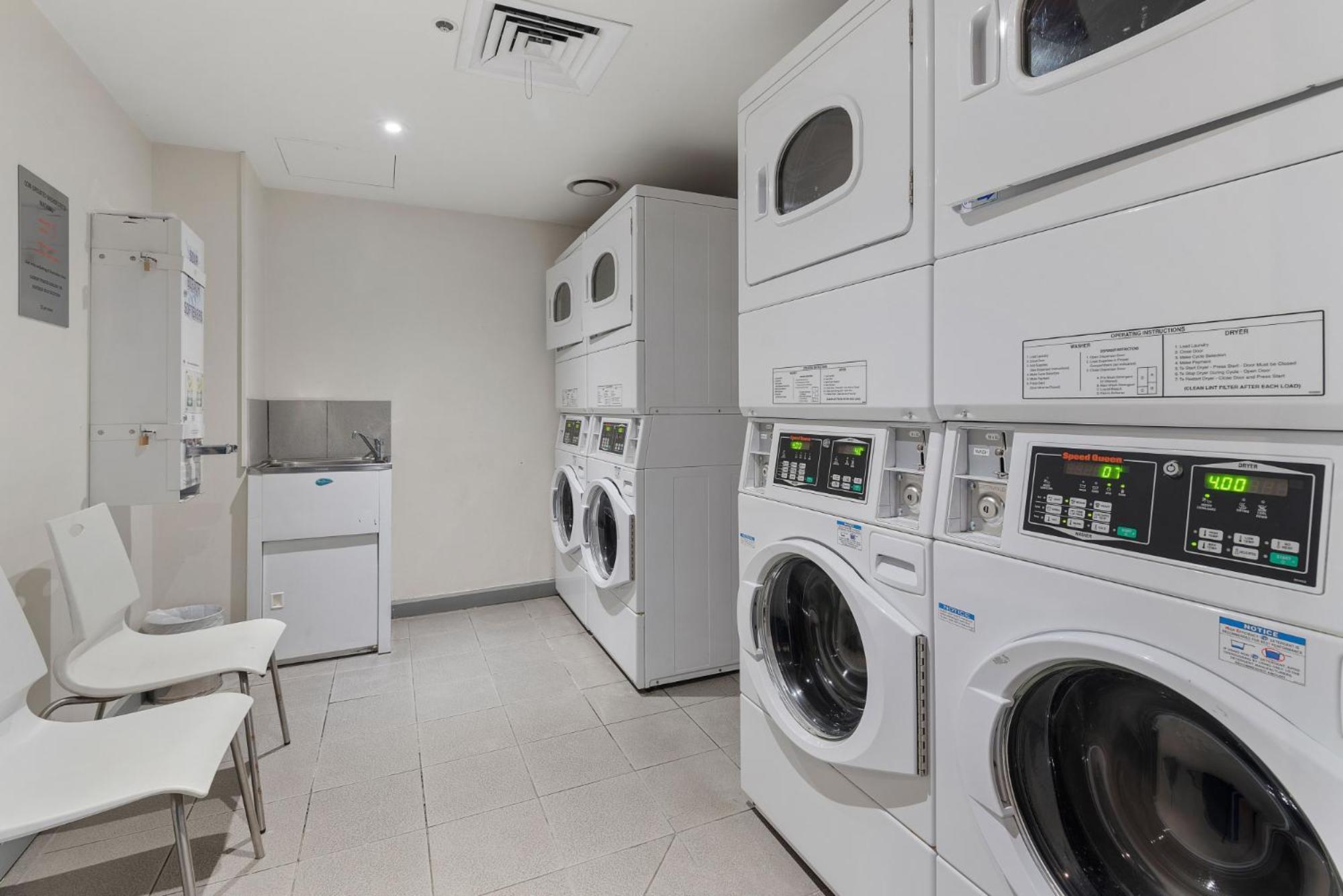 Unbeatable 2-bed In Centre Apartment Melbourne