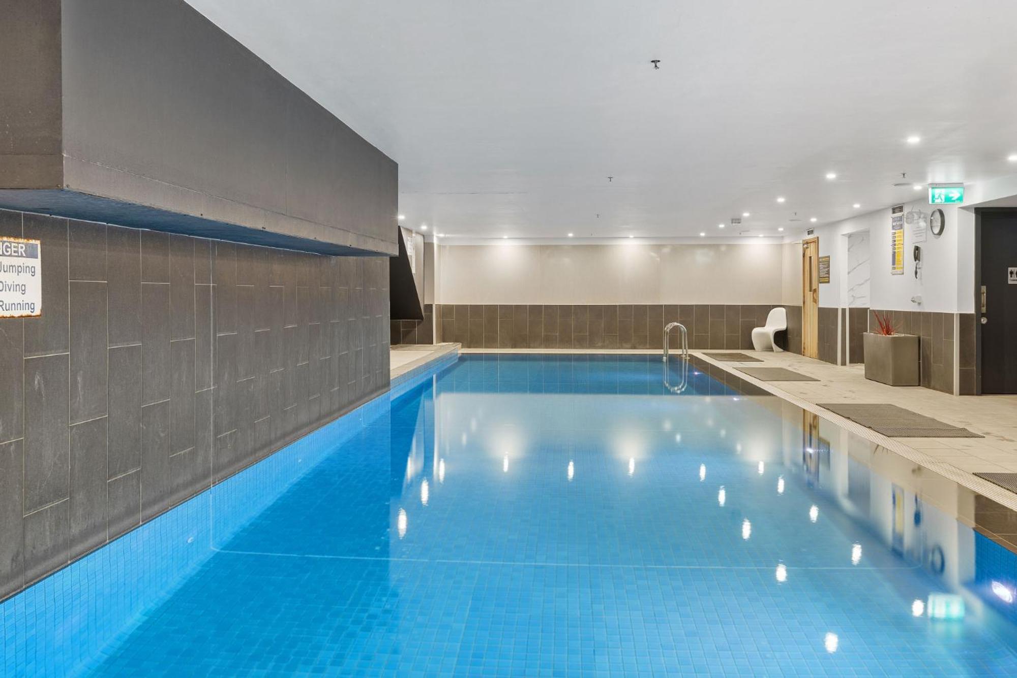 Unbeatable 2-bed In Centre Apartment Melbourne