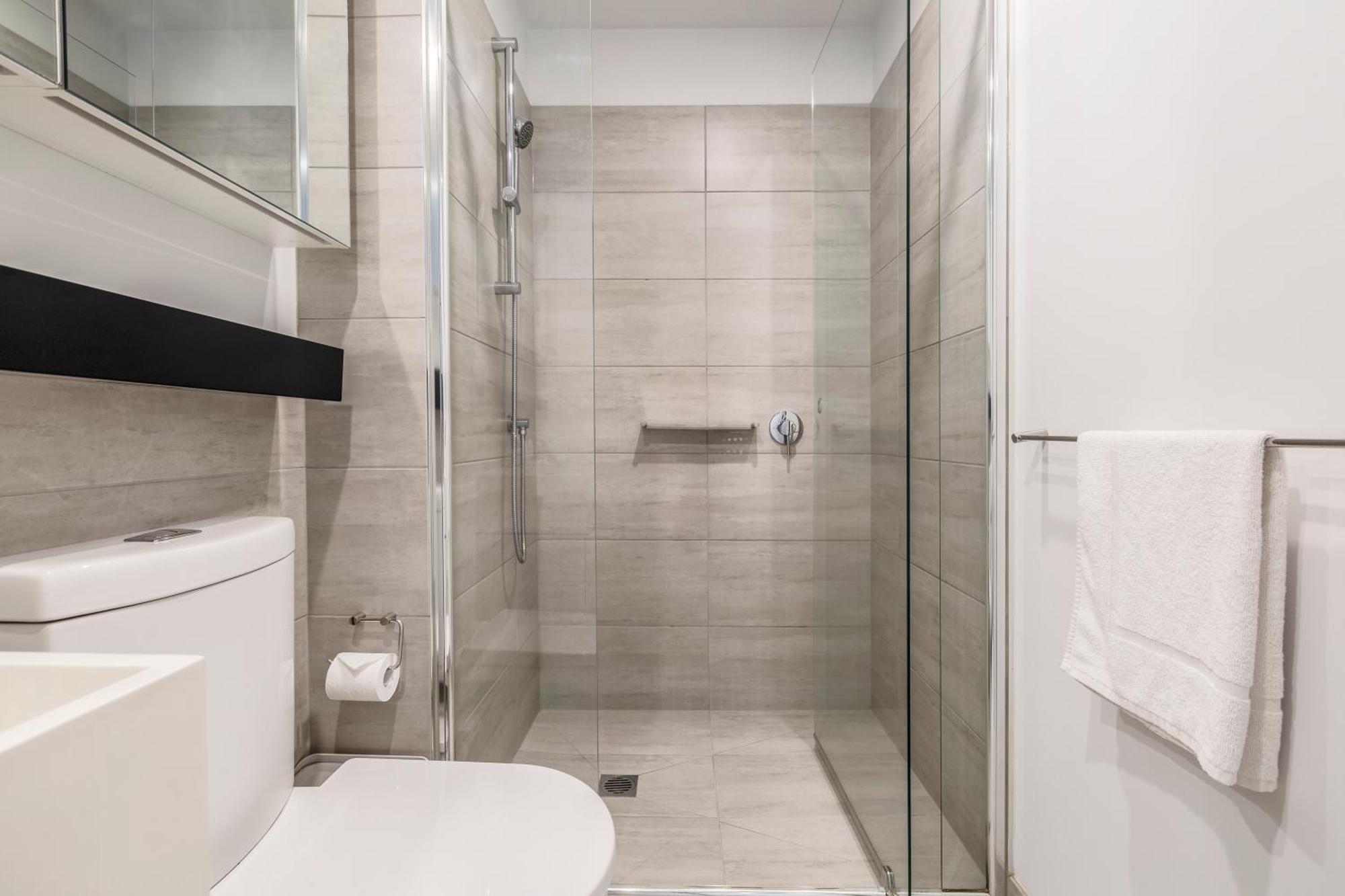 Apartment & Stylish In St Kilda W Ac, Wifi & Balcony *