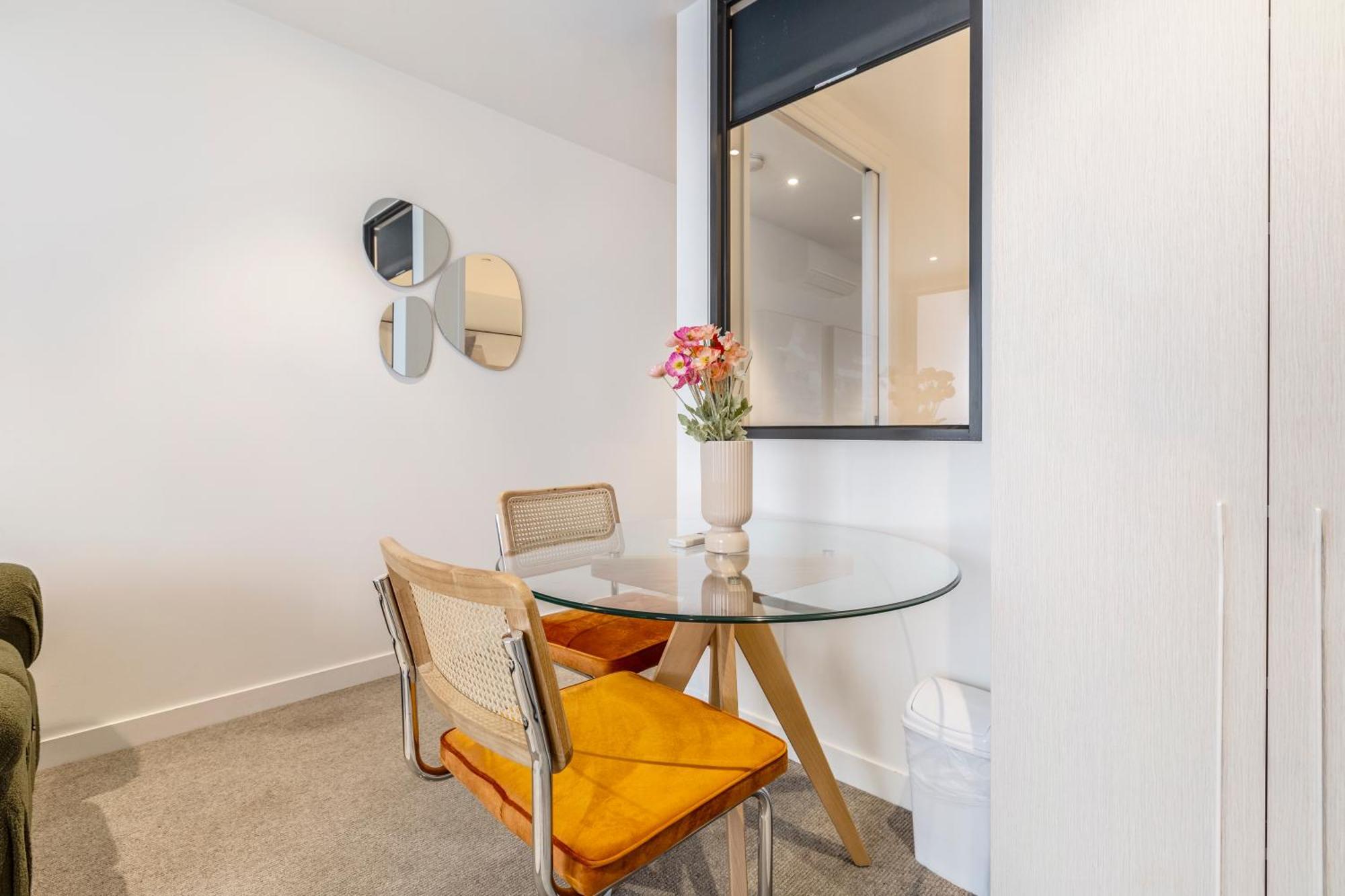 Apartment & Stylish In St Kilda W Ac, Wifi & Balcony Melbourne