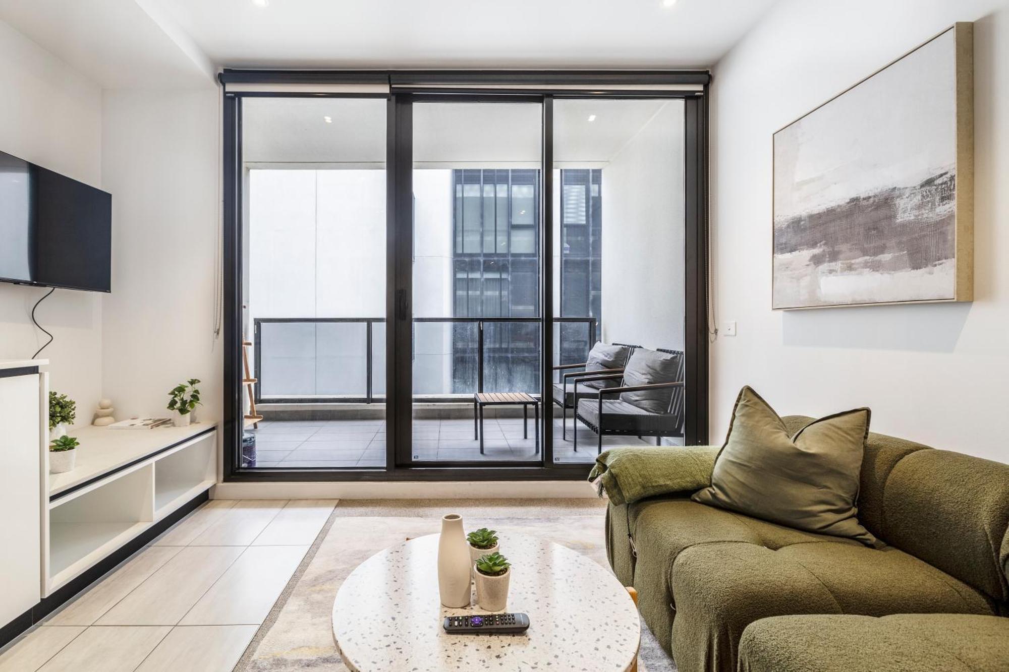 & Stylish In St Kilda W Ac, Wifi & Balcony