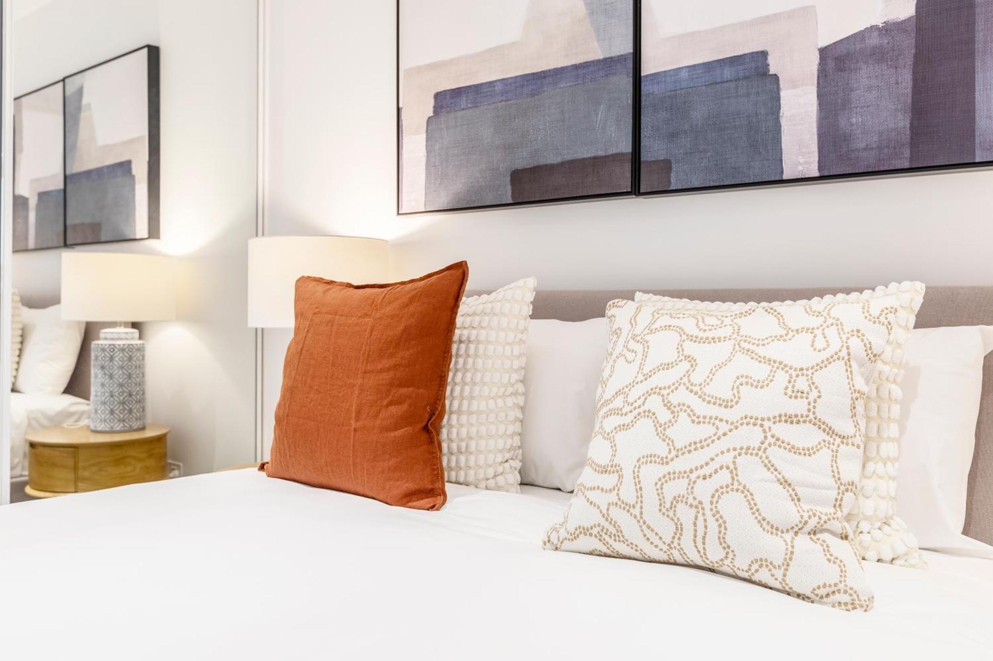 & Stylish In St Kilda W Ac, Wifi & Balcony *